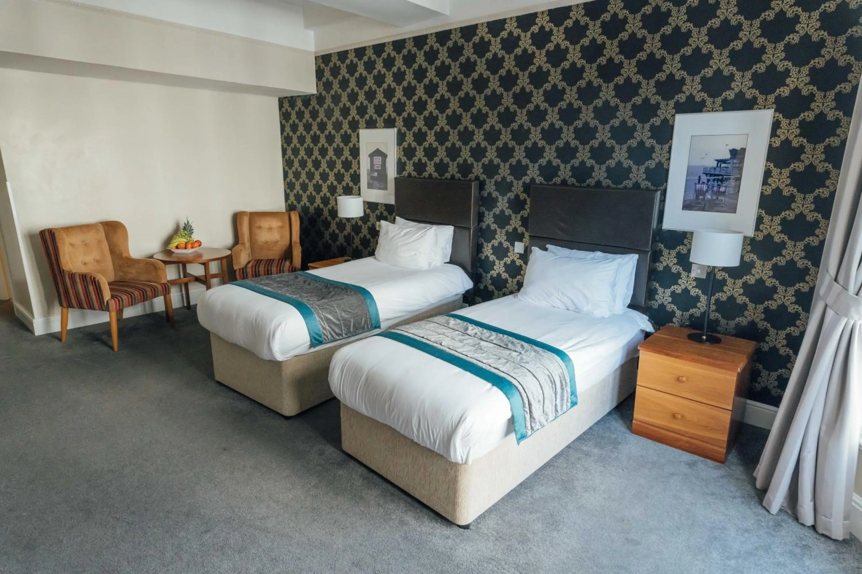 Bed in Queens Hotel & Spa