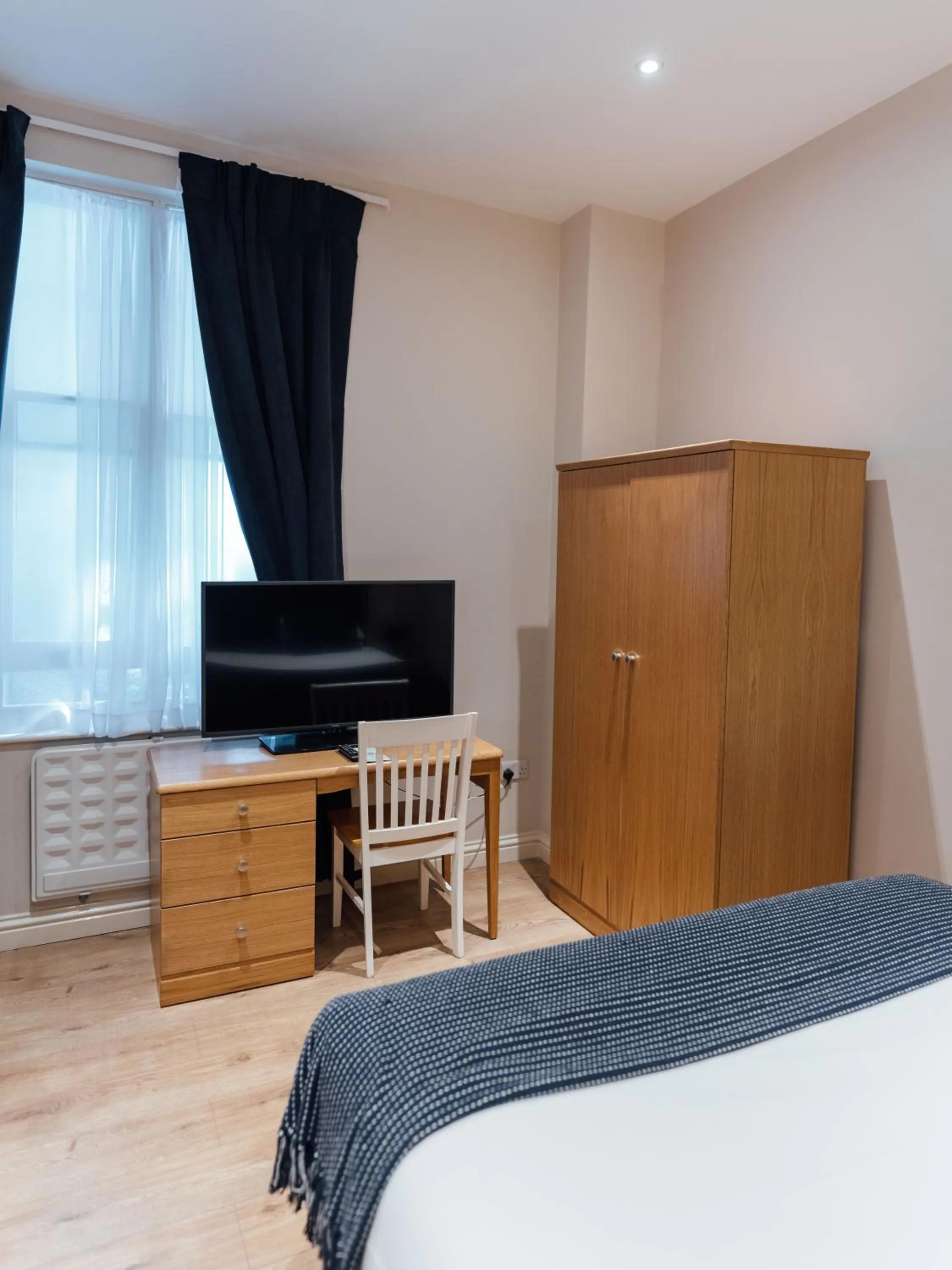 Bed in Queens Hotel & Spa