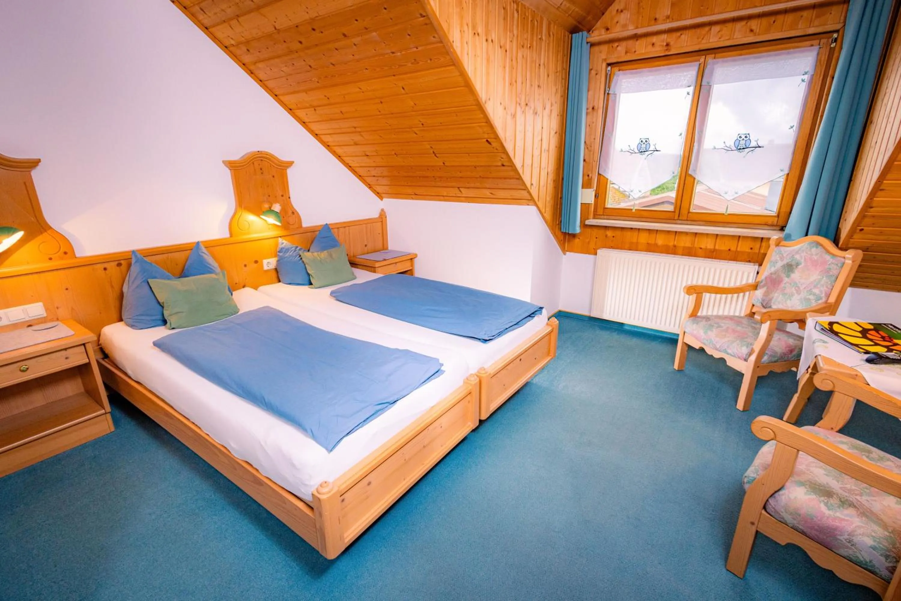 Photo of the whole room, Bed in Gasthof Schneiderwirt, Kipfenberg OT Hirnstetten