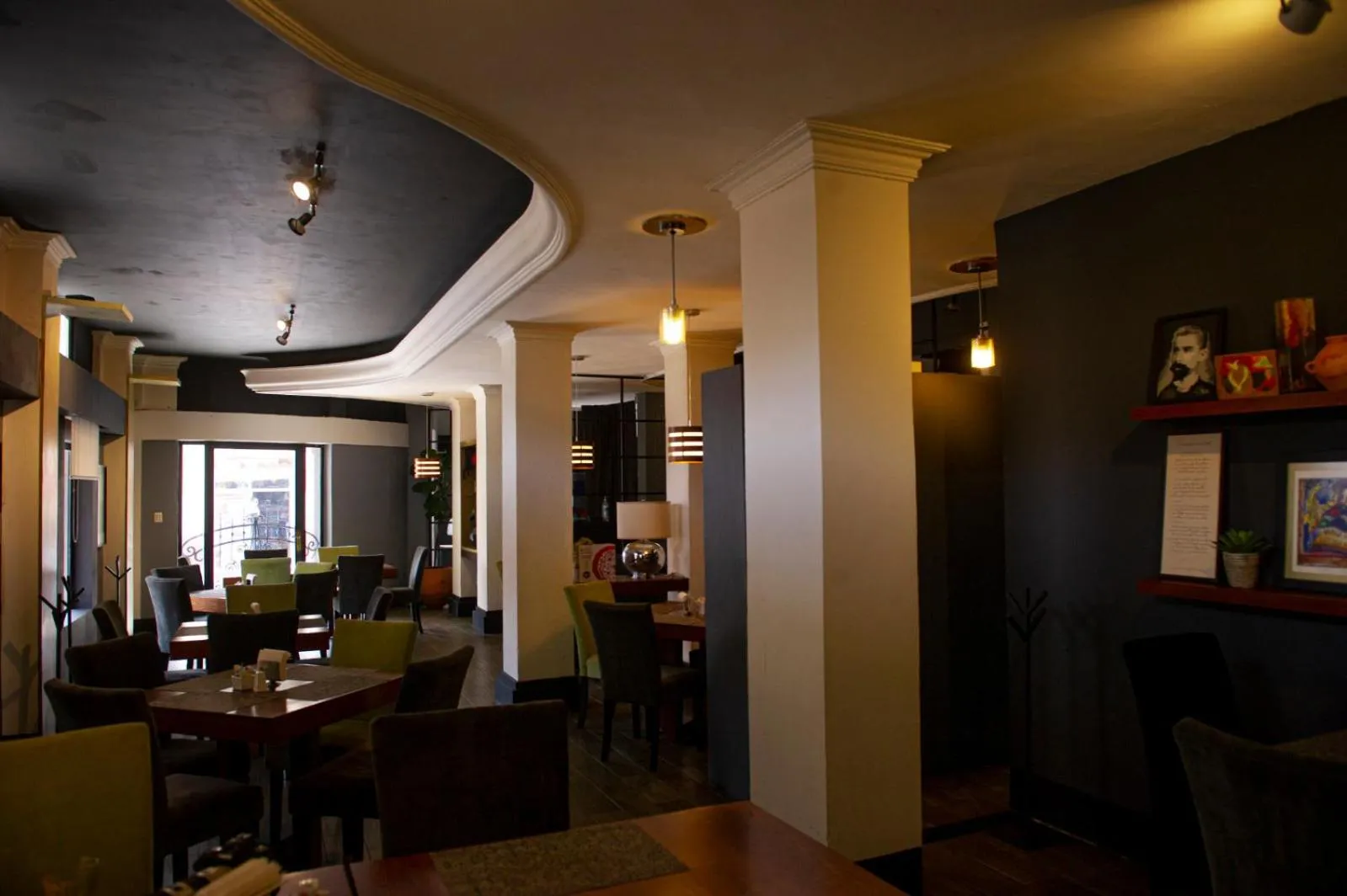 Restaurant/places to eat in Hotel Internacional