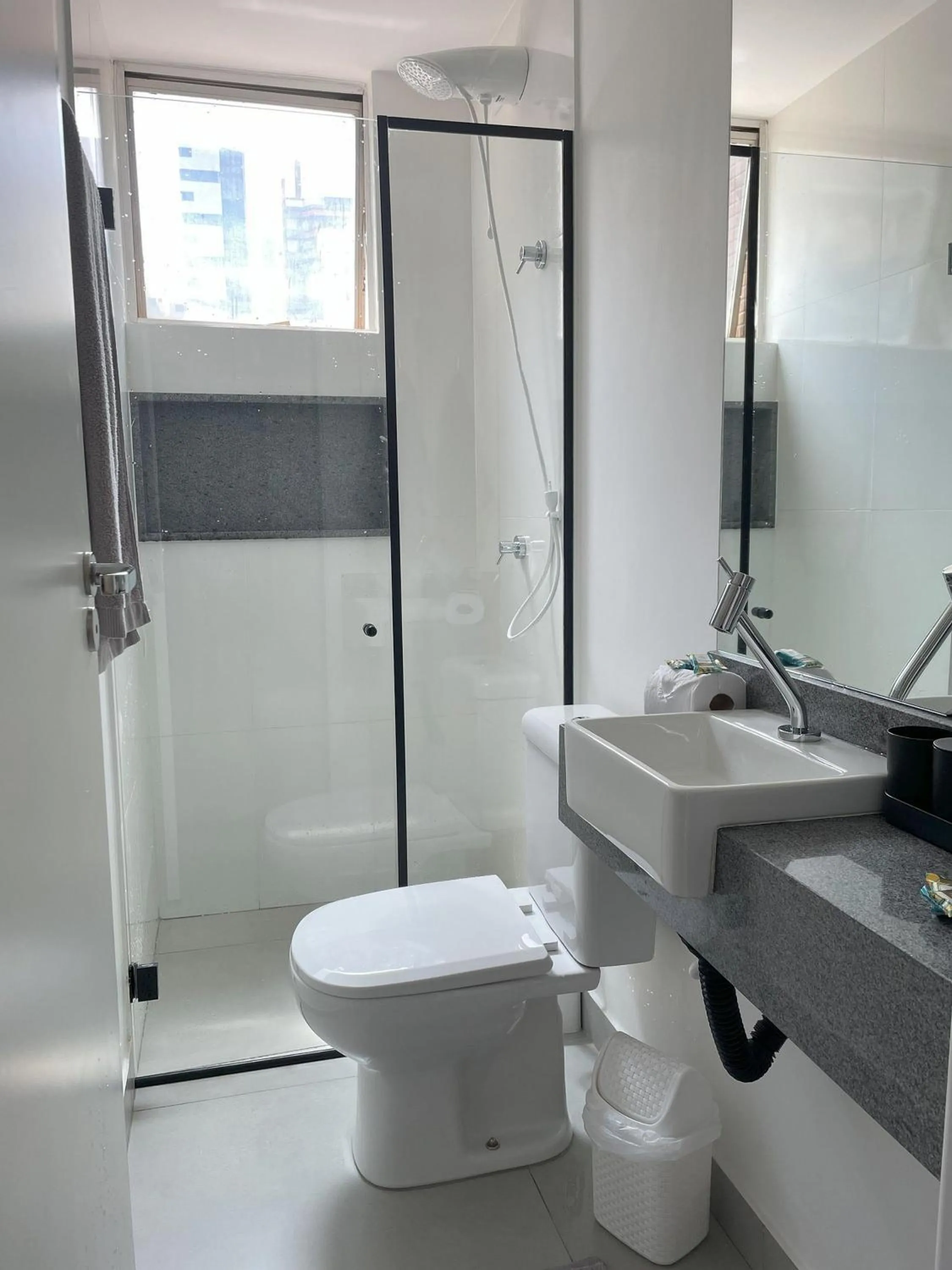 Toilet in Ed Casablanca proximo a Av T63 shopping e parque