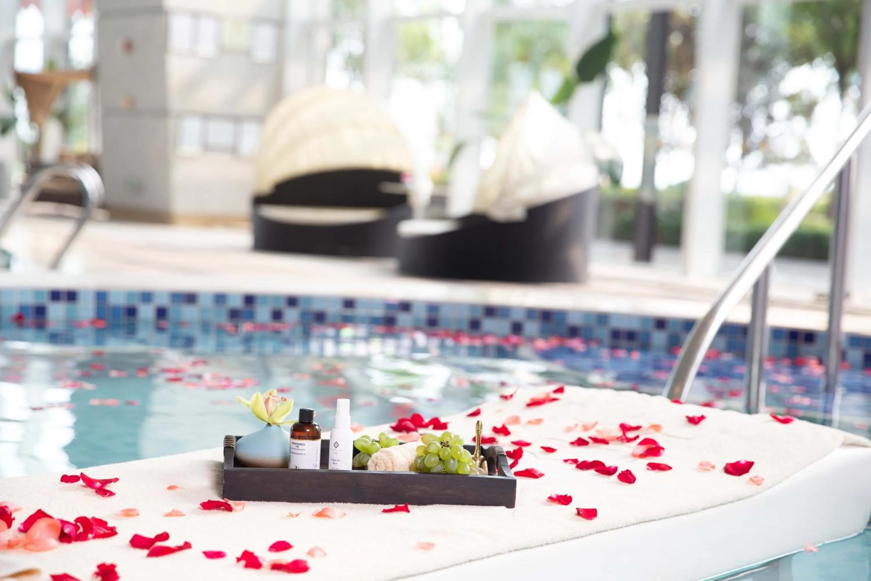 Swimming pool in Shangri-La Qinhuangdao