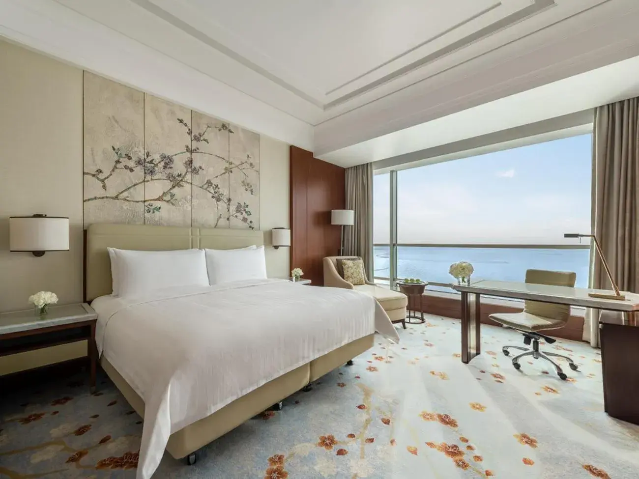 Deluxe King Room with Sea View in Shangri-La Qinhuangdao Deluxe King Room with Sea View in Shangri-La Qinhuangdao