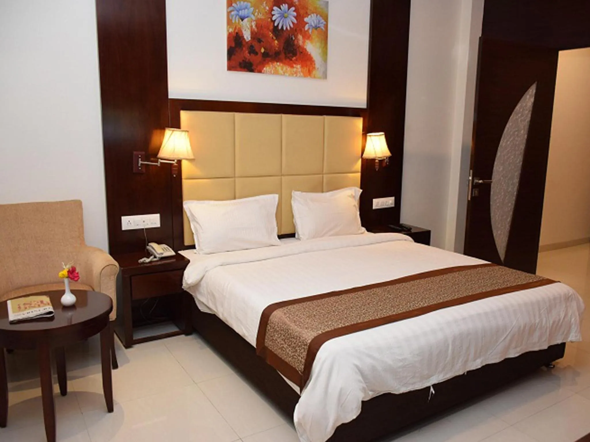 Bedroom, Bed in Hotel Sai Jashan Shirdi - Where blessings & comfort meet