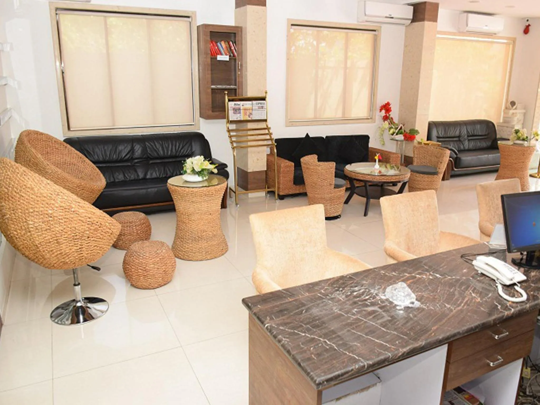 Lobby or reception in Hotel Sai Jashan Shirdi - Where blessings & comfort meet