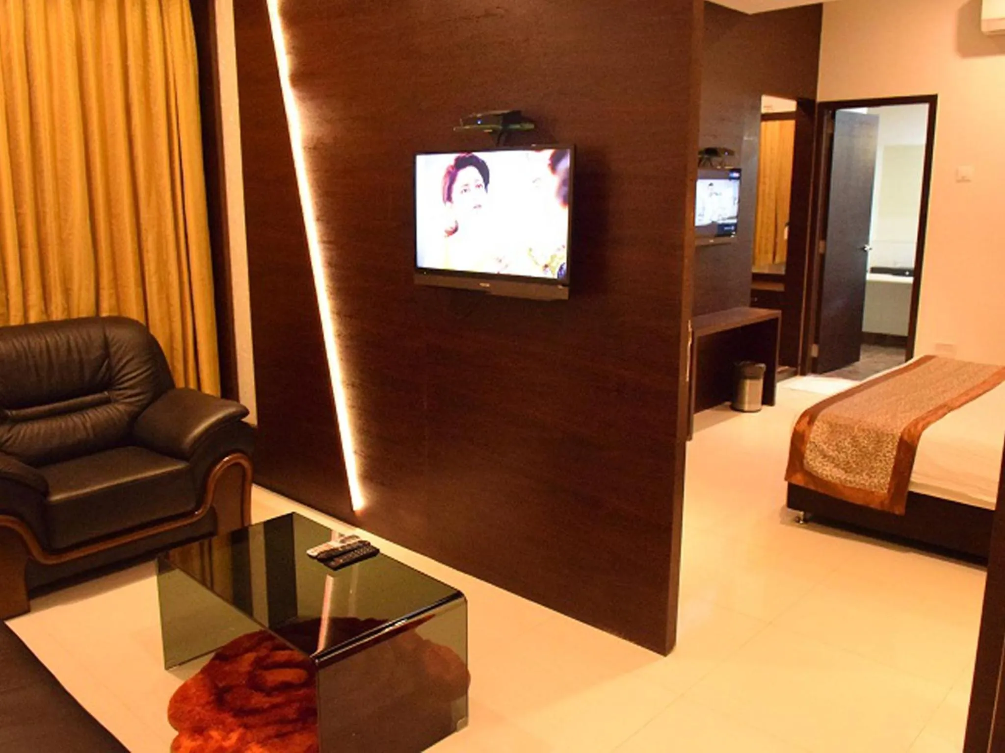 Bedroom, Bed in Hotel Sai Jashan Shirdi - Where blessings & comfort meet