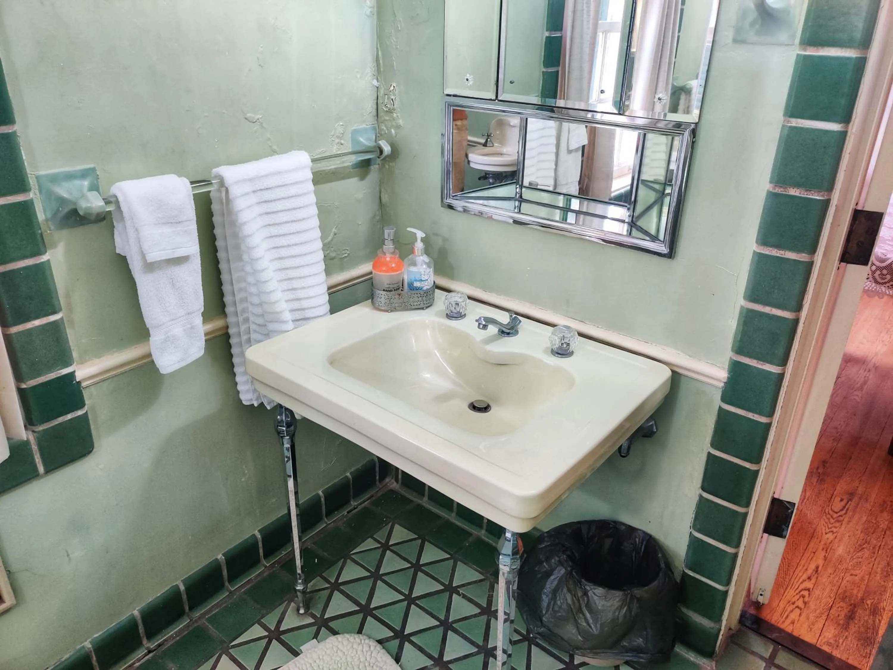 Montague Inn Bed & Breakfast