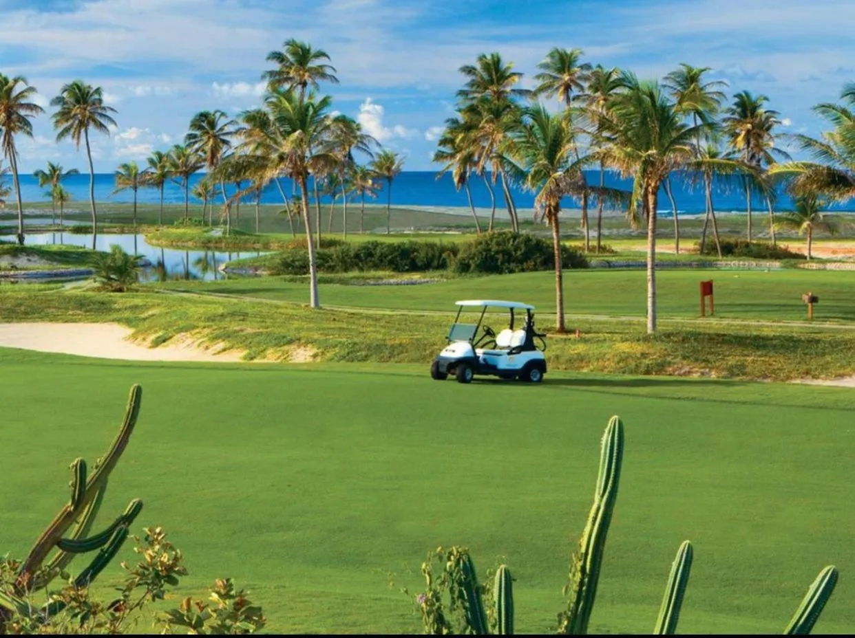 Dom Pedro Laguna Beach Resort & Golf