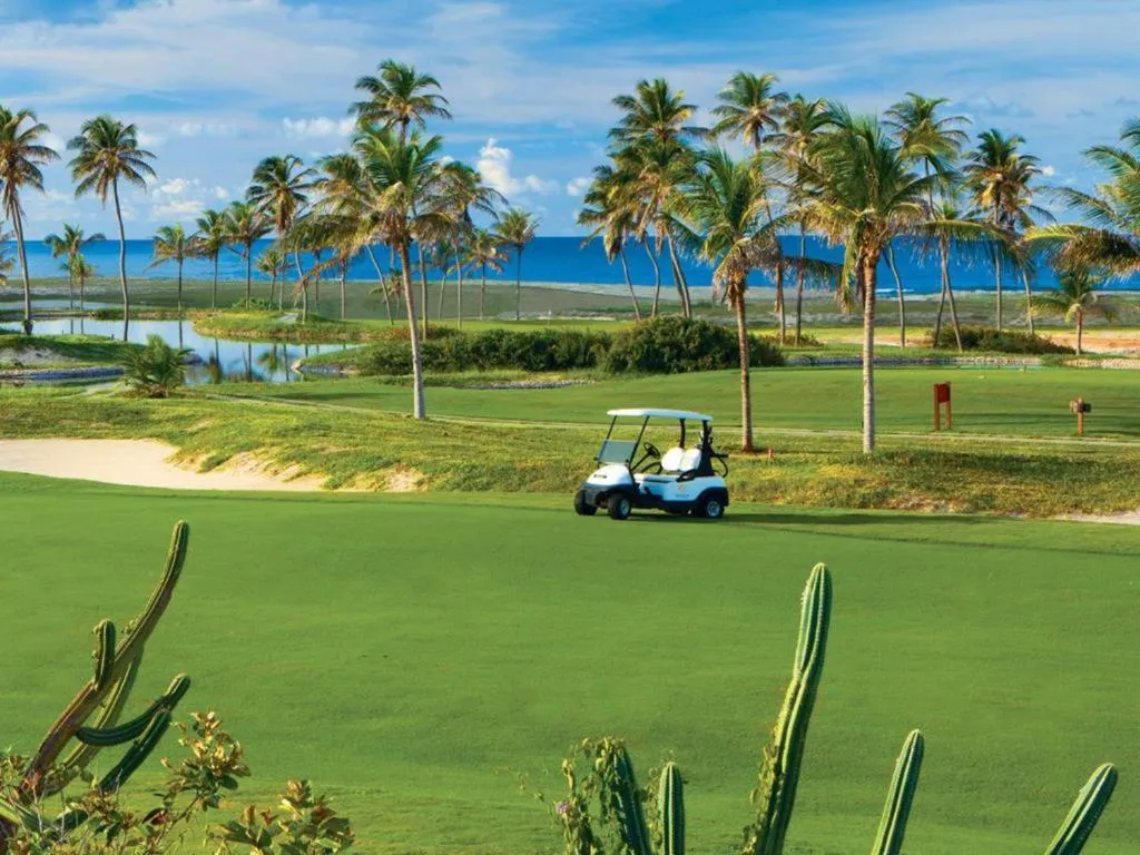 Dom Pedro Laguna Beach Resort & Golf