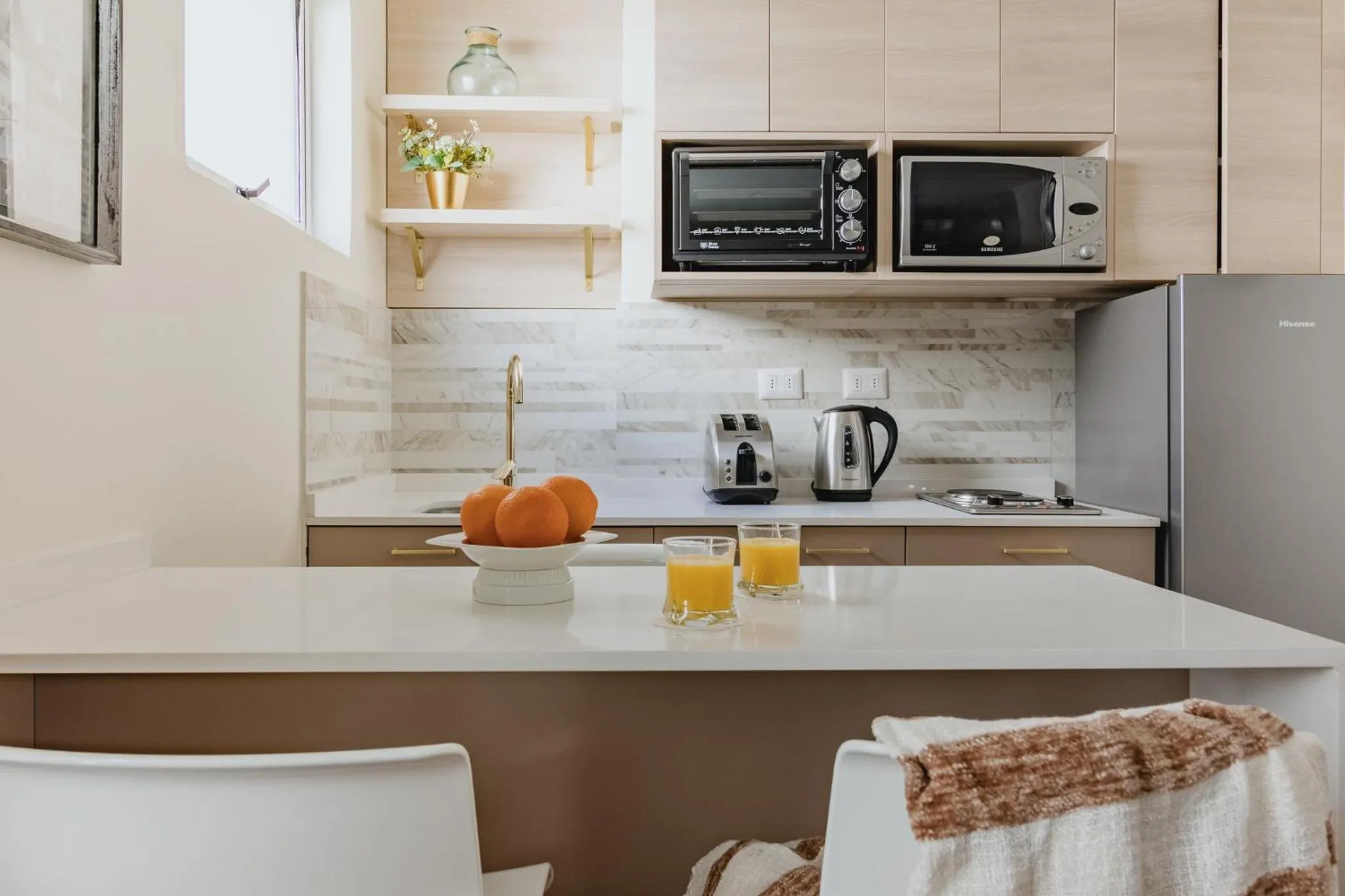 Coffee/tea facilities in Orly Suites