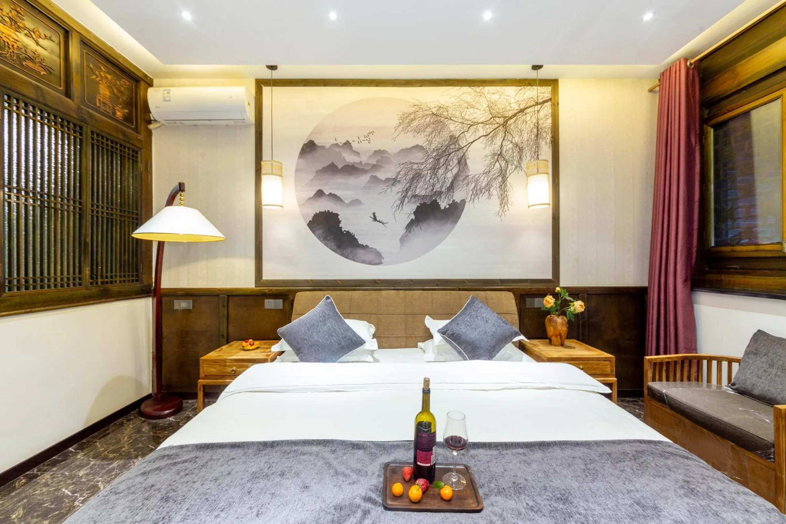 Bed in Pingyao Harmony Hotel