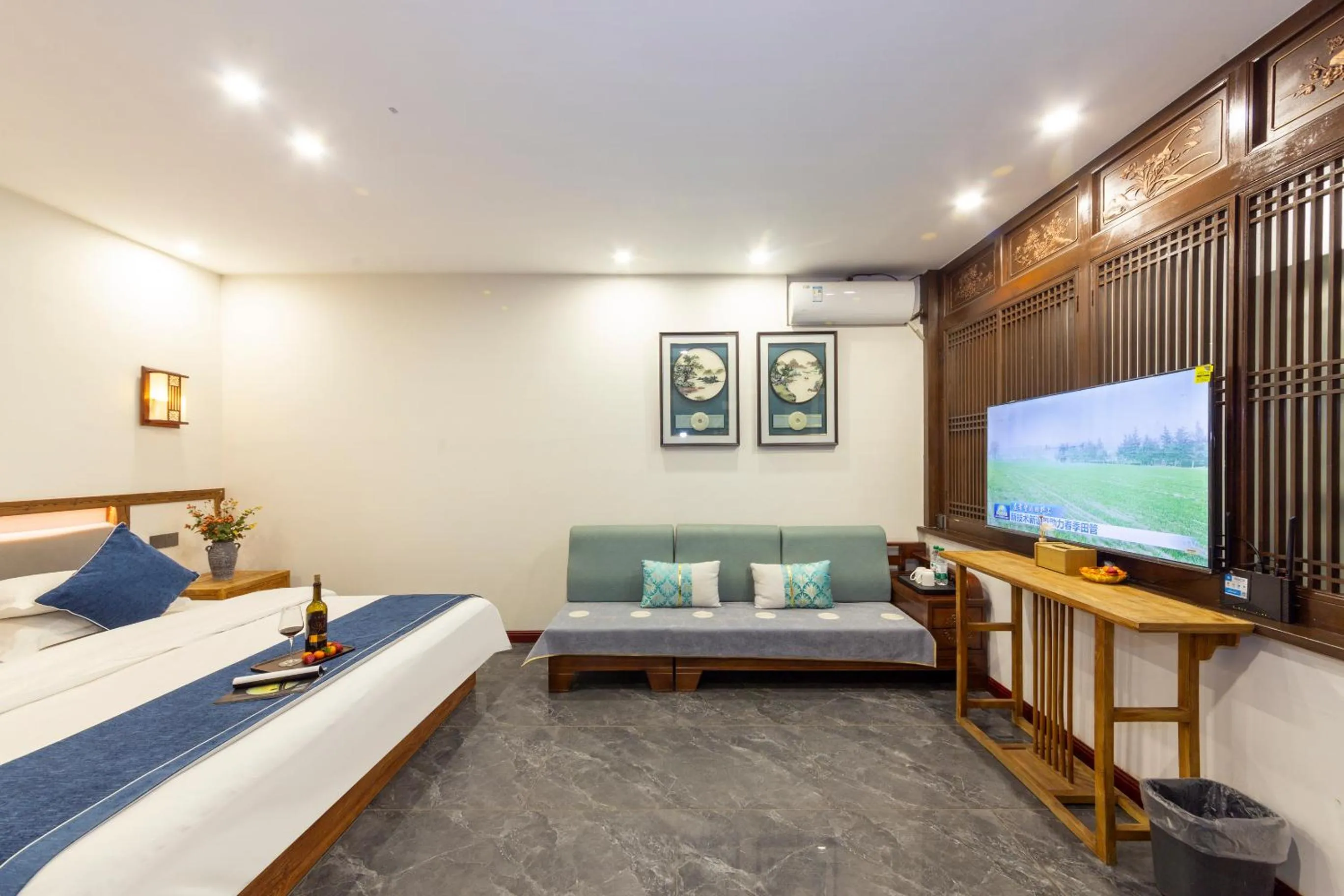 Photo of the whole room, Bed in Pingyao Harmony Hotel