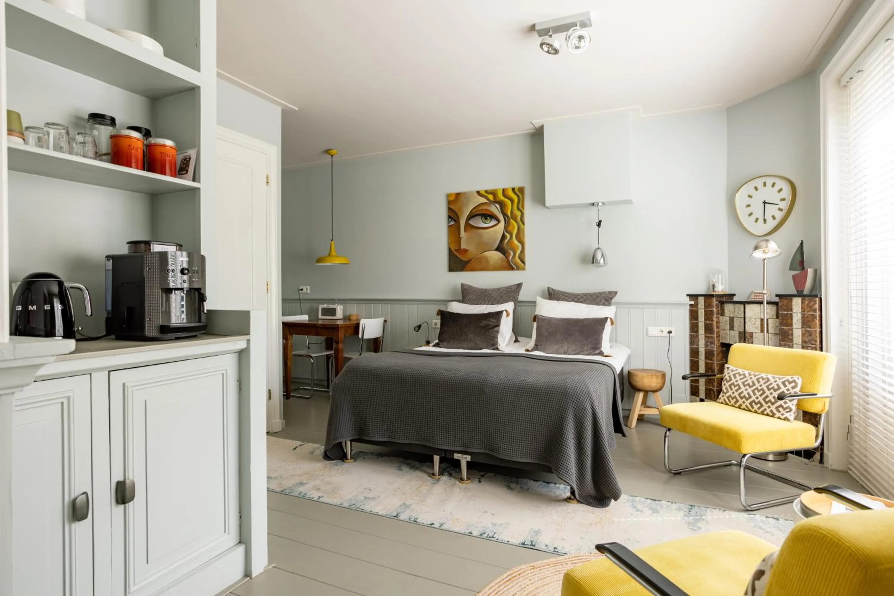 Bed in Stadslogement Westersingel