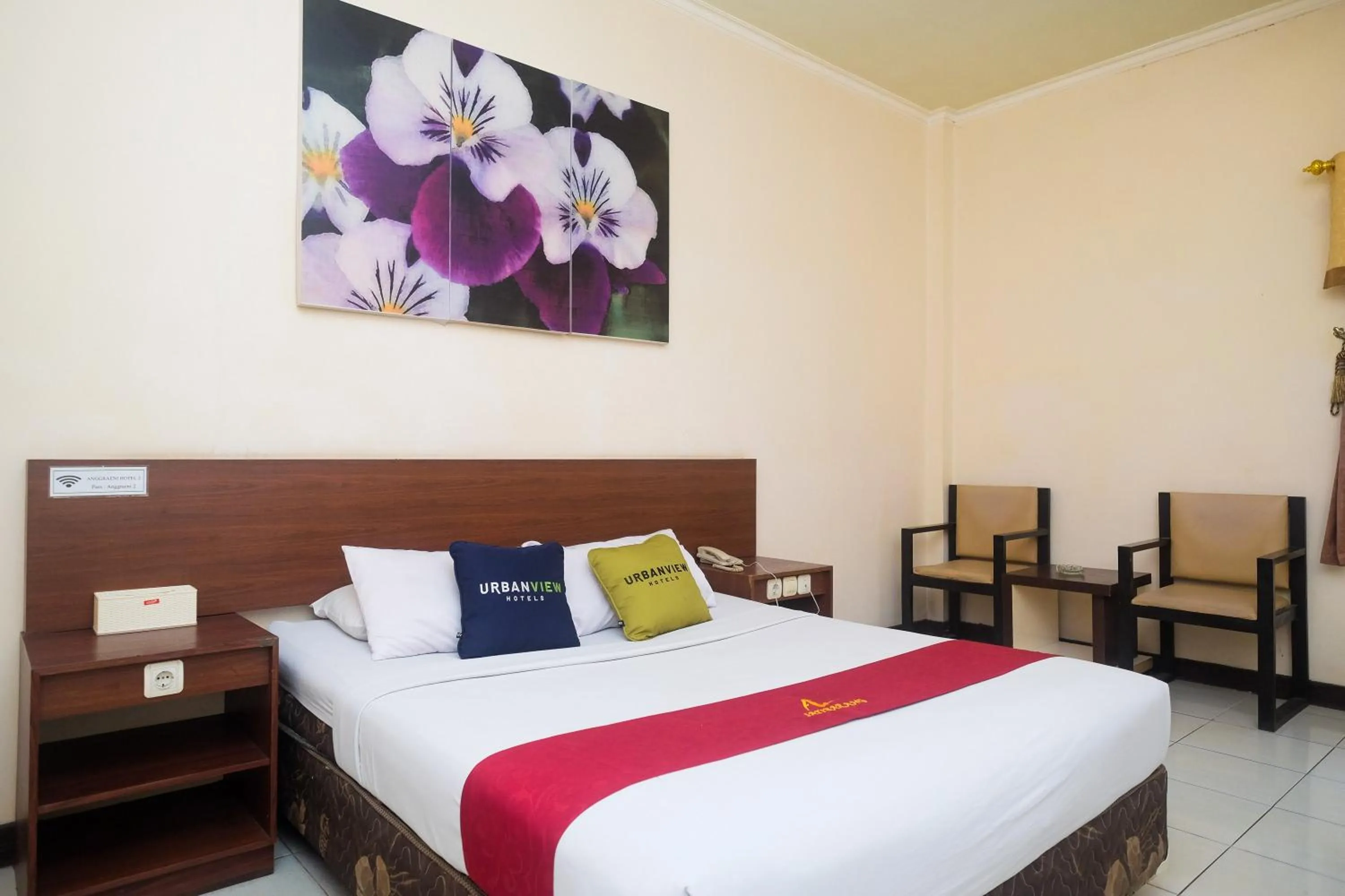 Bed in Urbanview Hotel Anggraeni Jatibarang