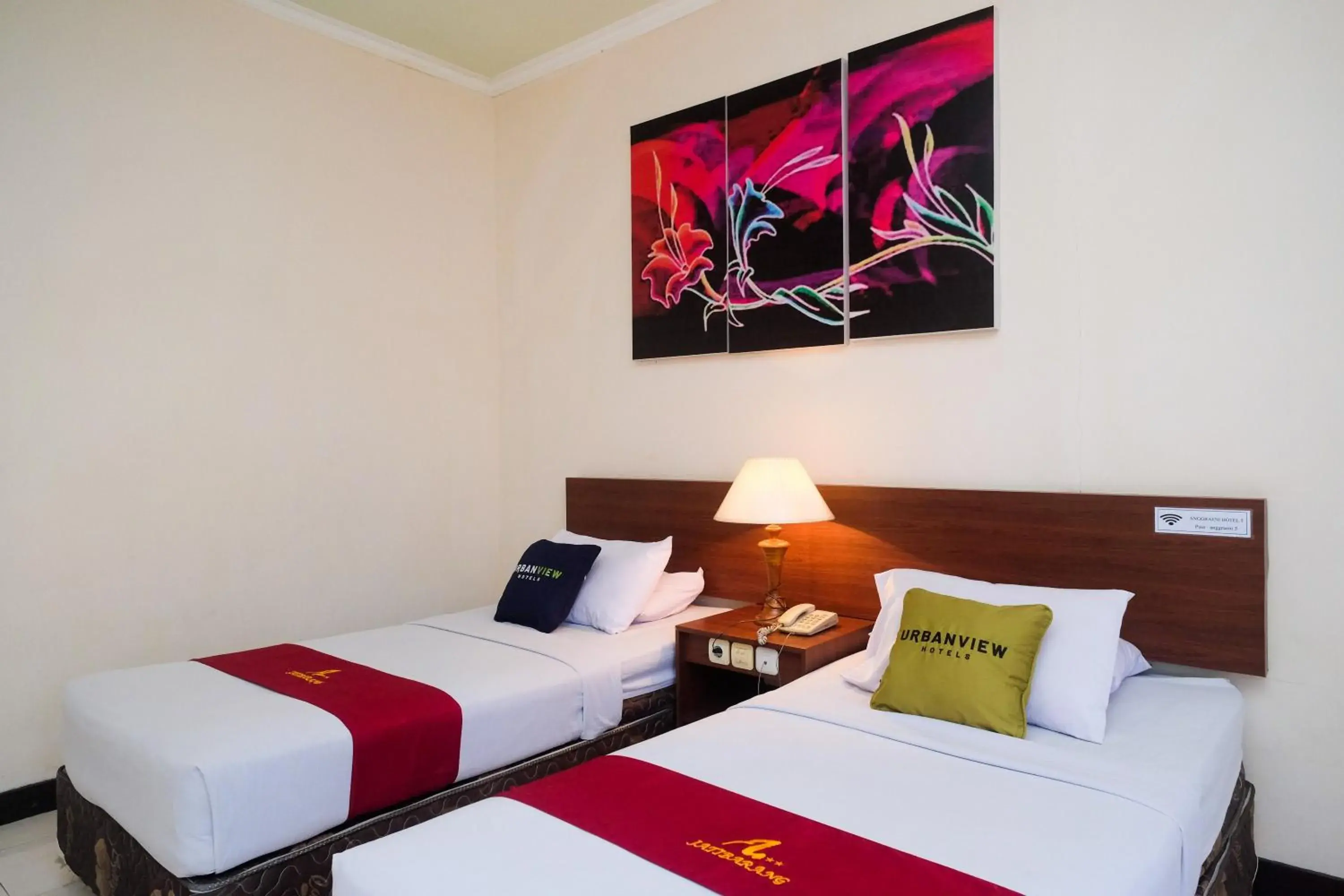 Superior Twin Room in Urbanview Hotel Anggraeni Jatibarang Superior Twin Room in Urbanview Hotel Anggraeni Jatibarang