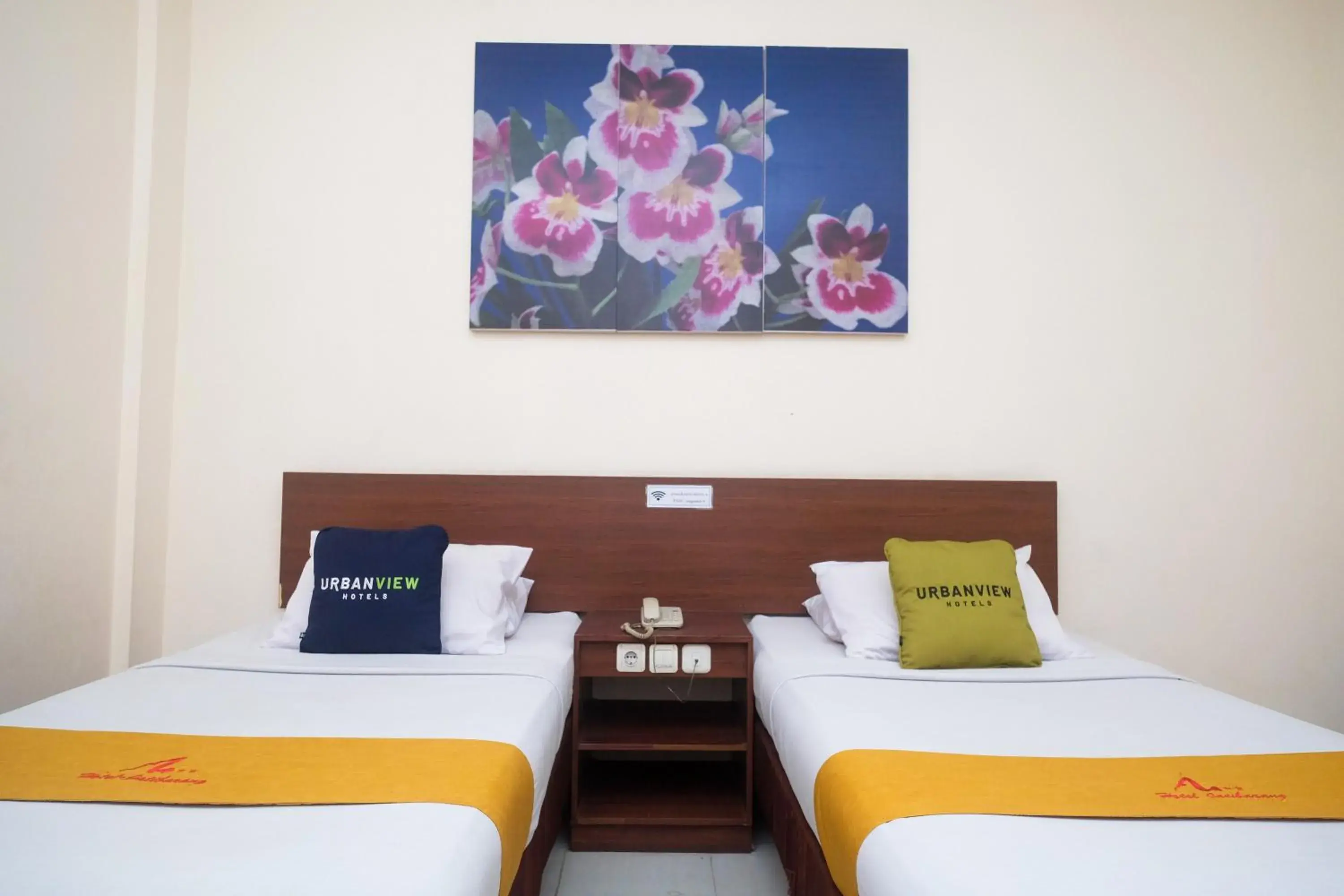 Twin Room in Urbanview Hotel Anggraeni Jatibarang Twin Room in Urbanview Hotel Anggraeni Jatibarang