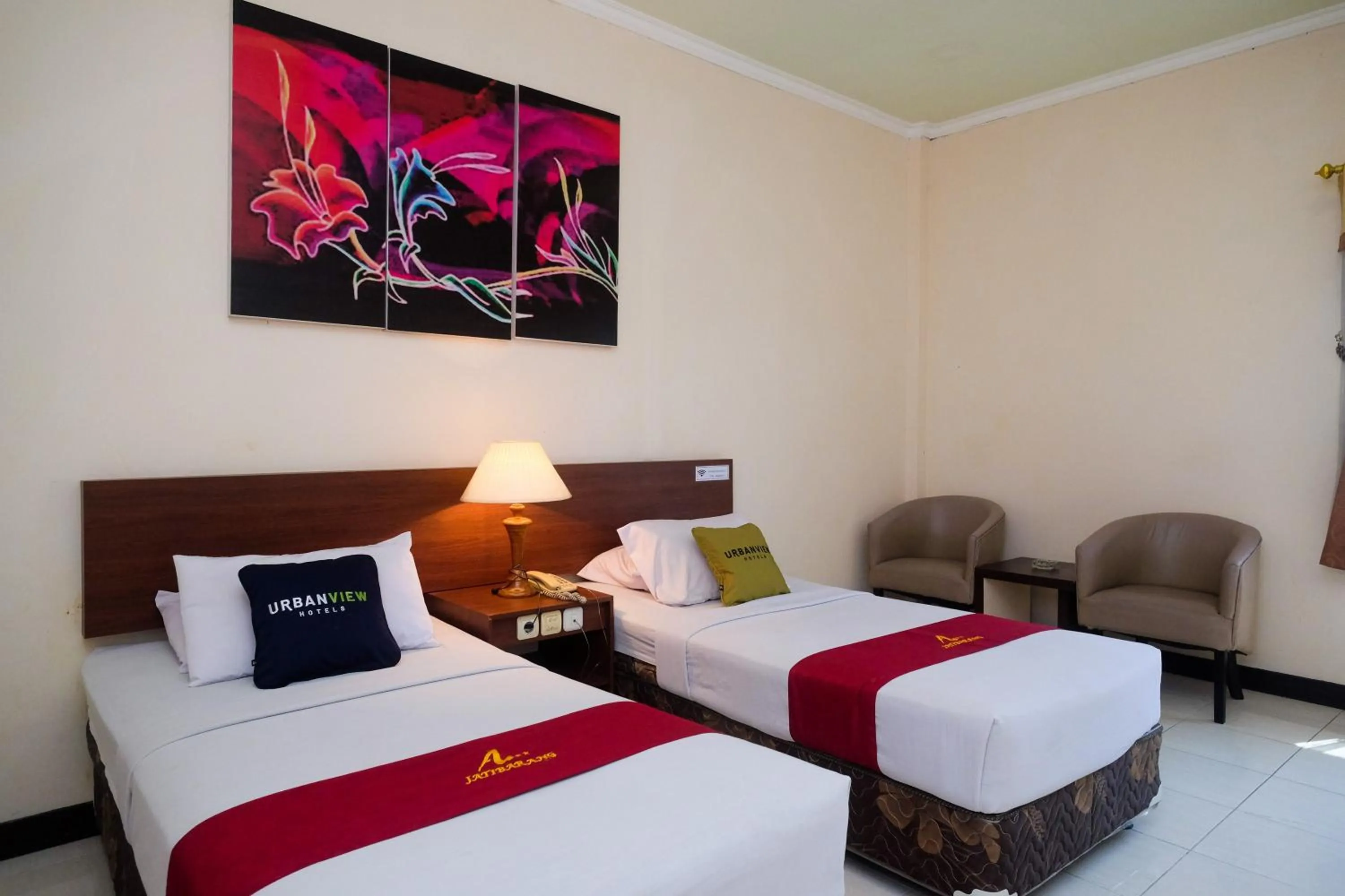 Bed in Urbanview Hotel Anggraeni Jatibarang