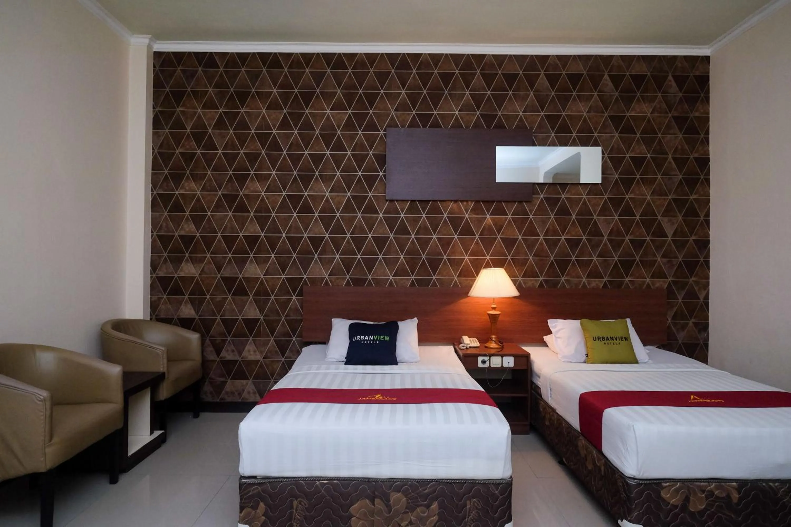 Bed in Urbanview Hotel Anggraeni Jatibarang