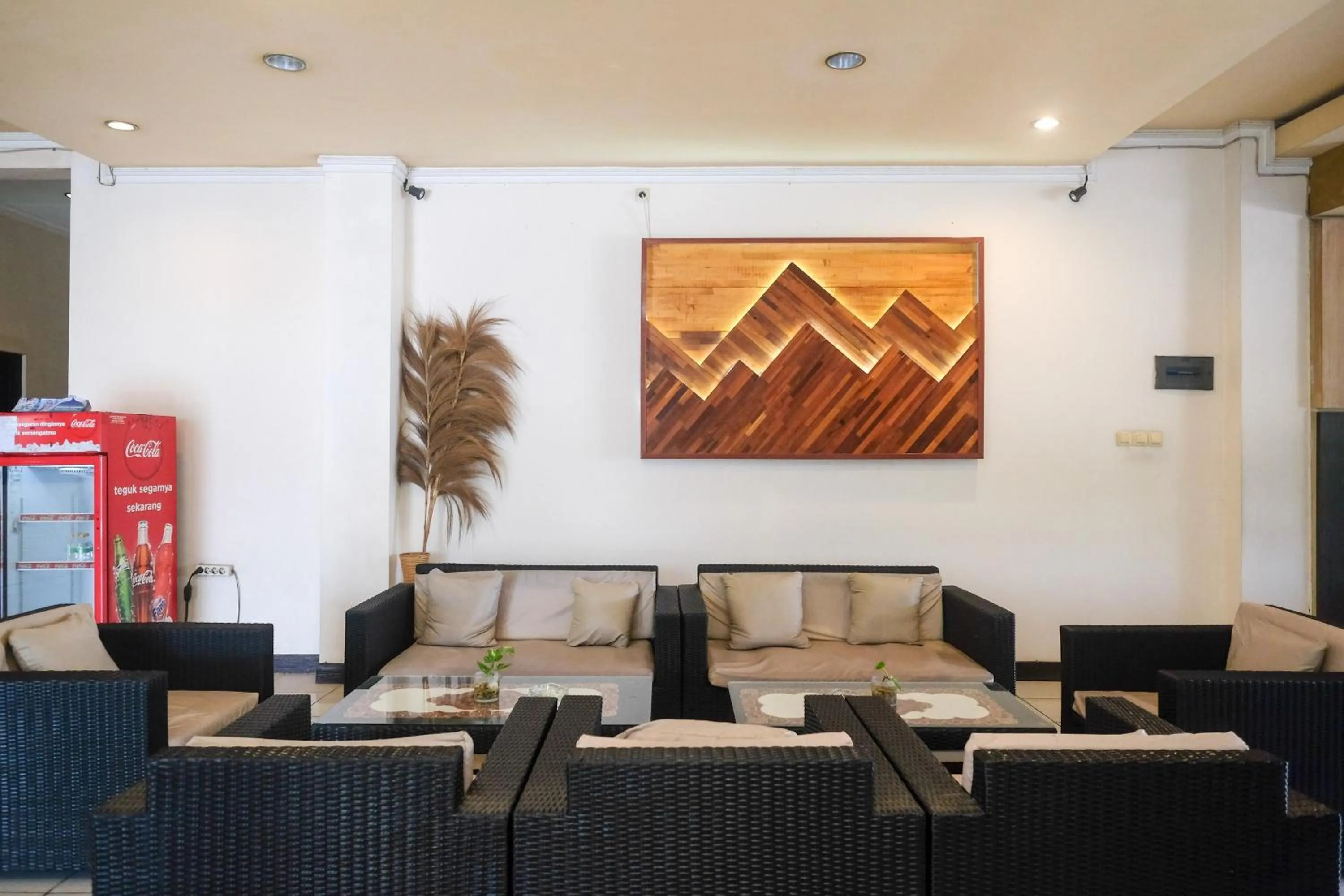 Seating area in Urbanview Hotel Anggraeni Jatibarang