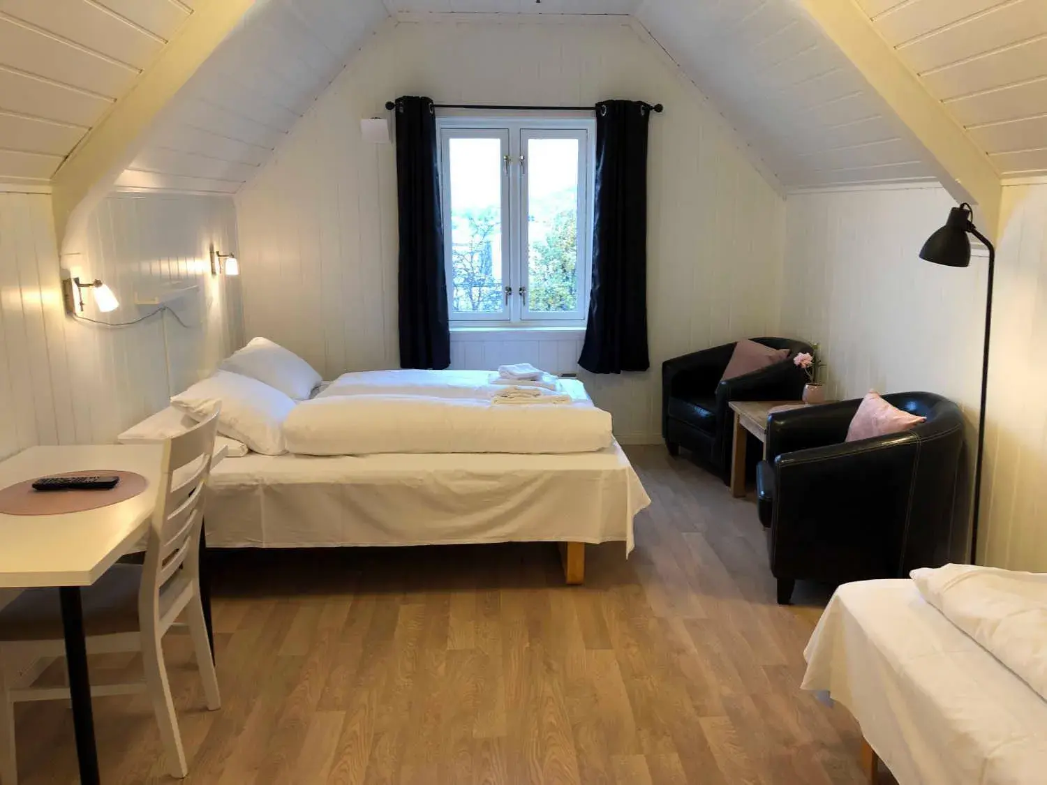 Double/Triple Room with Shared Bathroom in Ami Hotel Double/Triple Room with Shared Bathroom in Ami Hotel