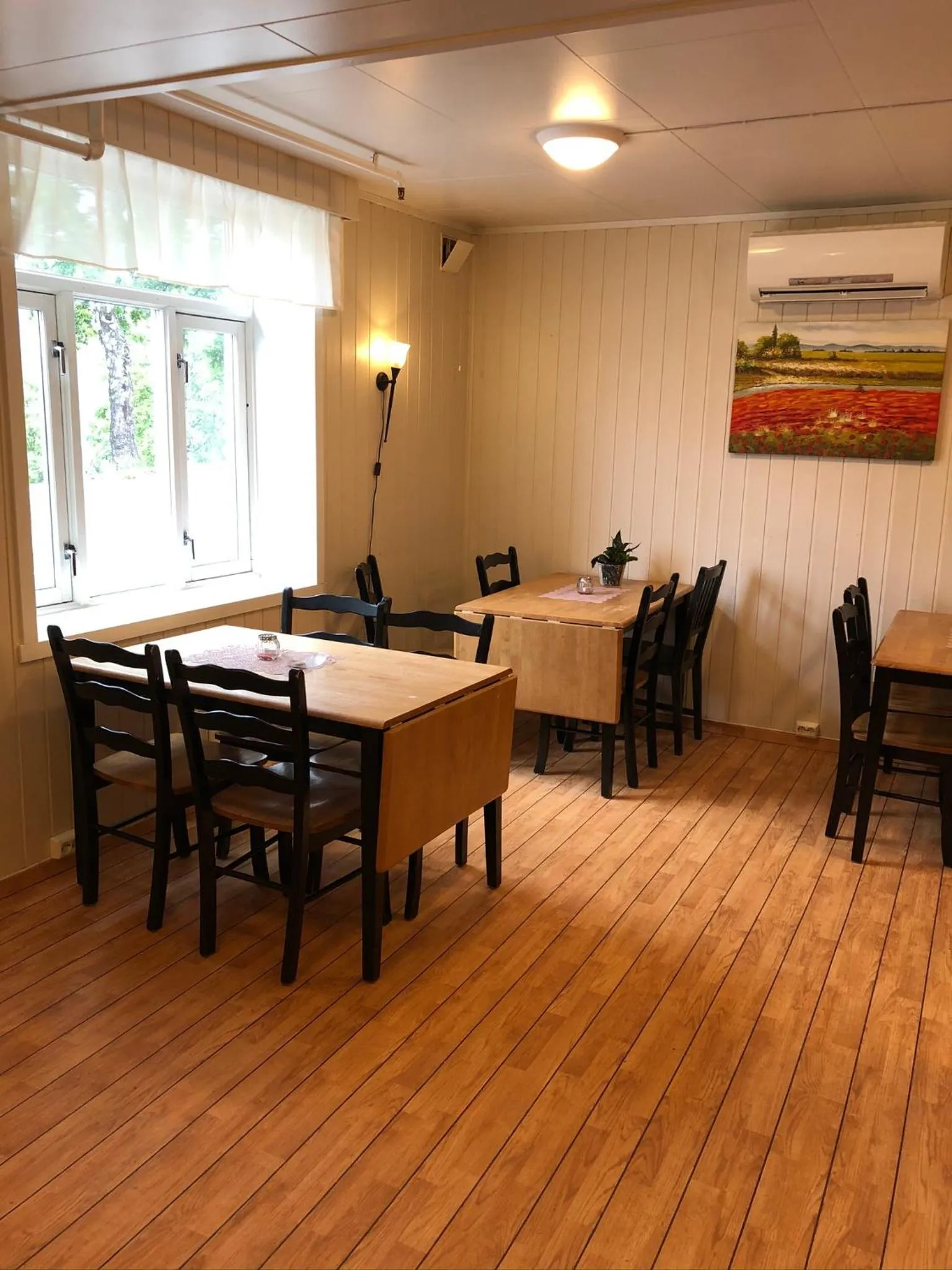 Area and facilities in Ami Hotel