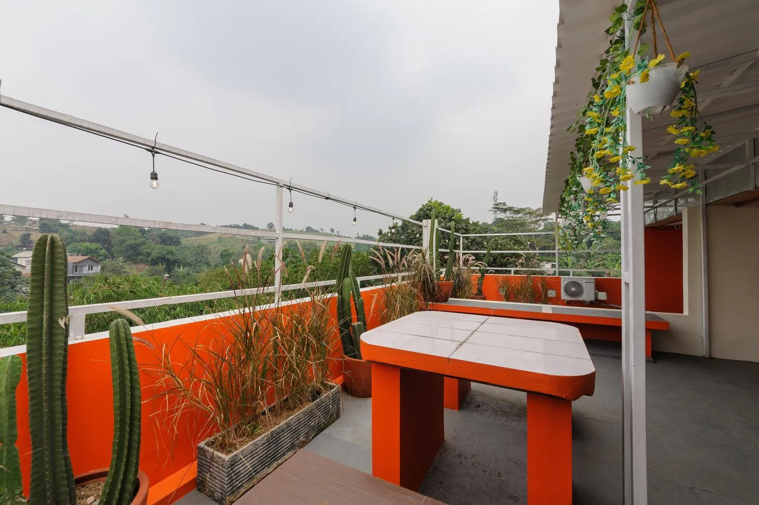 Balcony/Terrace in RedDoorz near The Jungle Waterpark Bogor