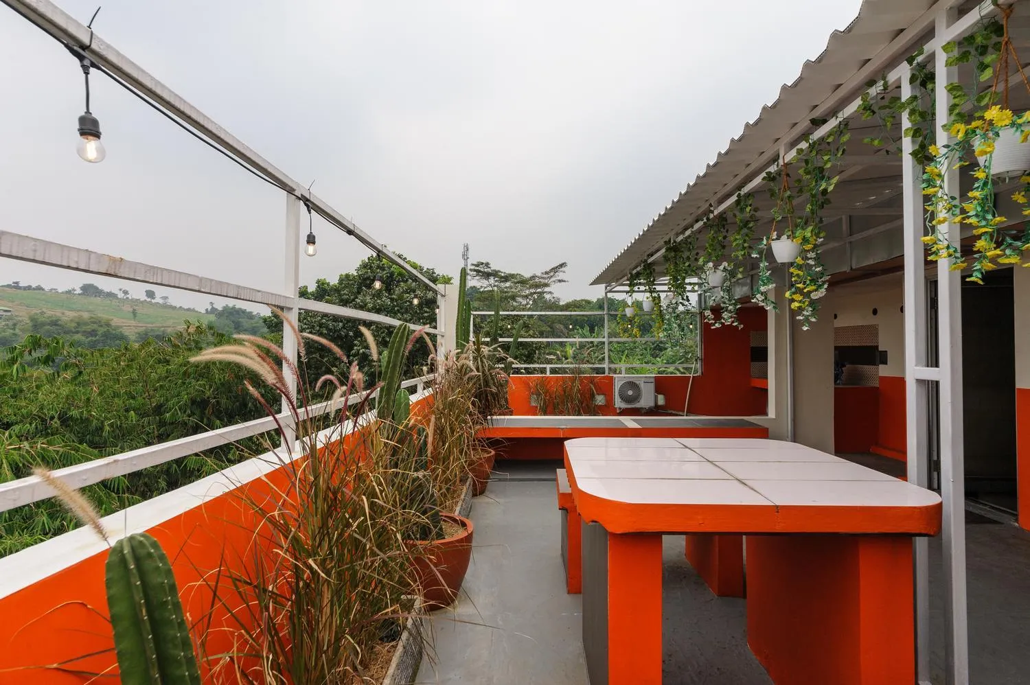 Balcony/Terrace in RedDoorz near The Jungle Waterpark Bogor