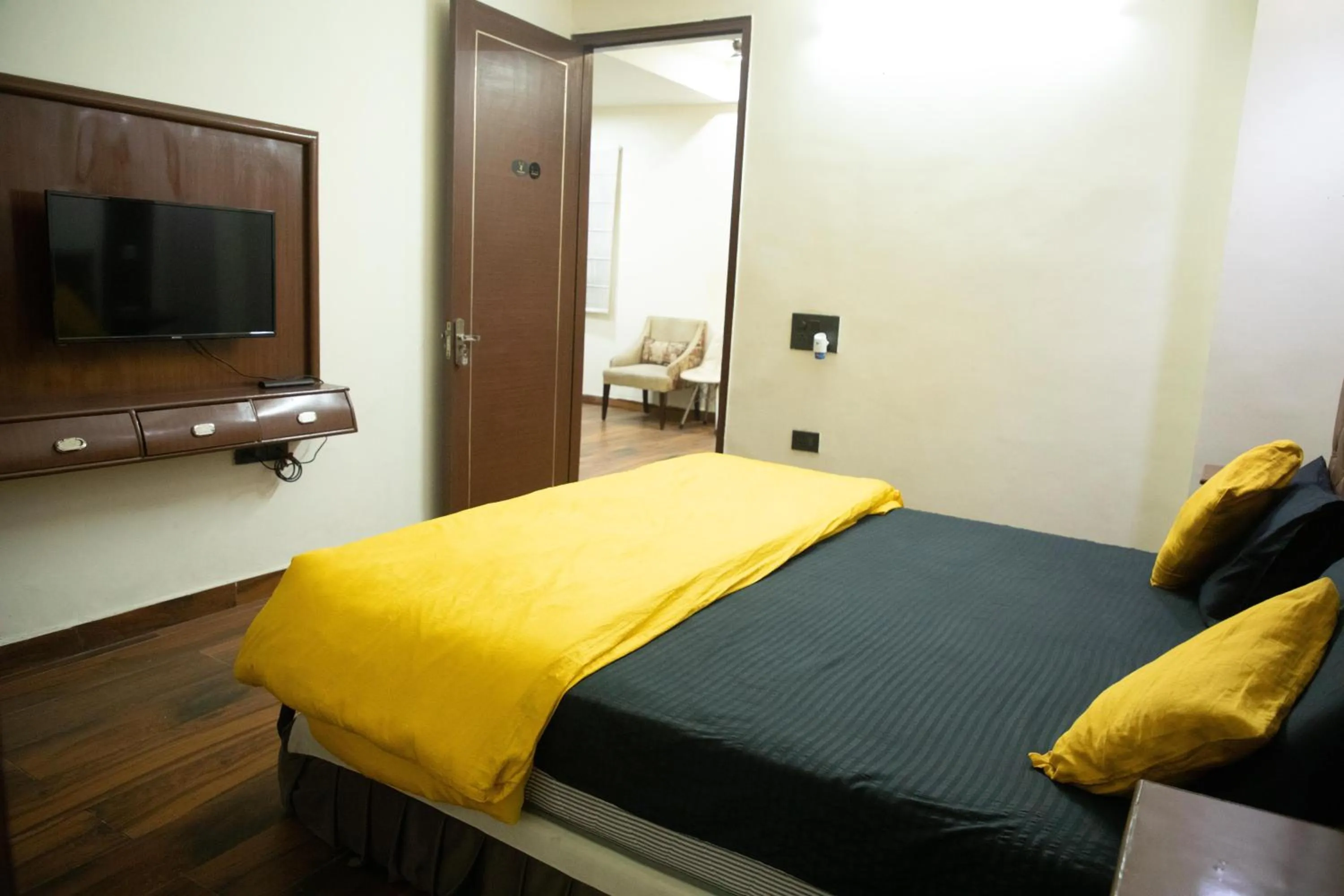 Bed, TV/Entertainment Center in Wish Leisure