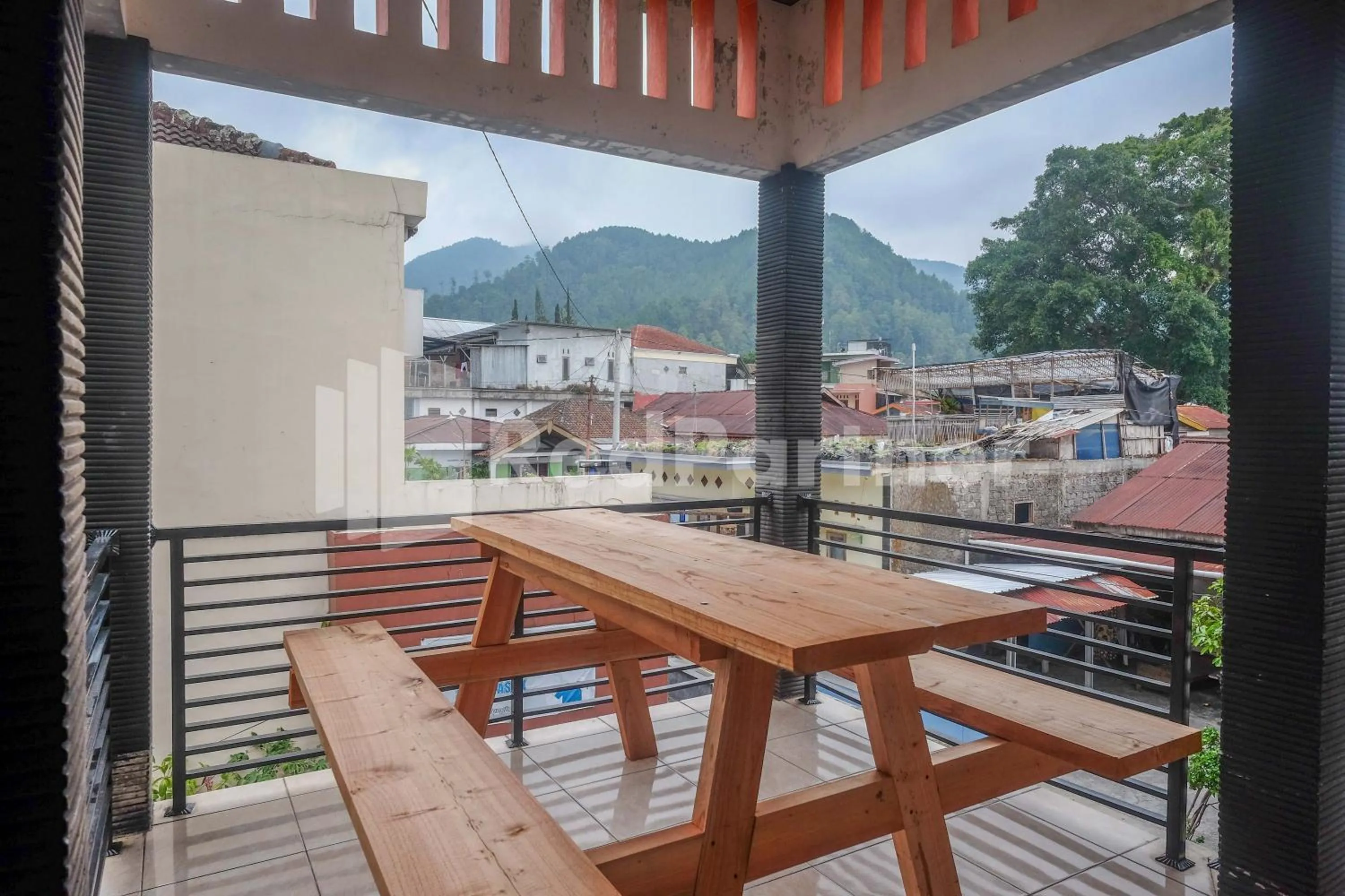 Property building in Wisma Giri Mulyo B near Grojogan Sewu Mitra RedDoorz