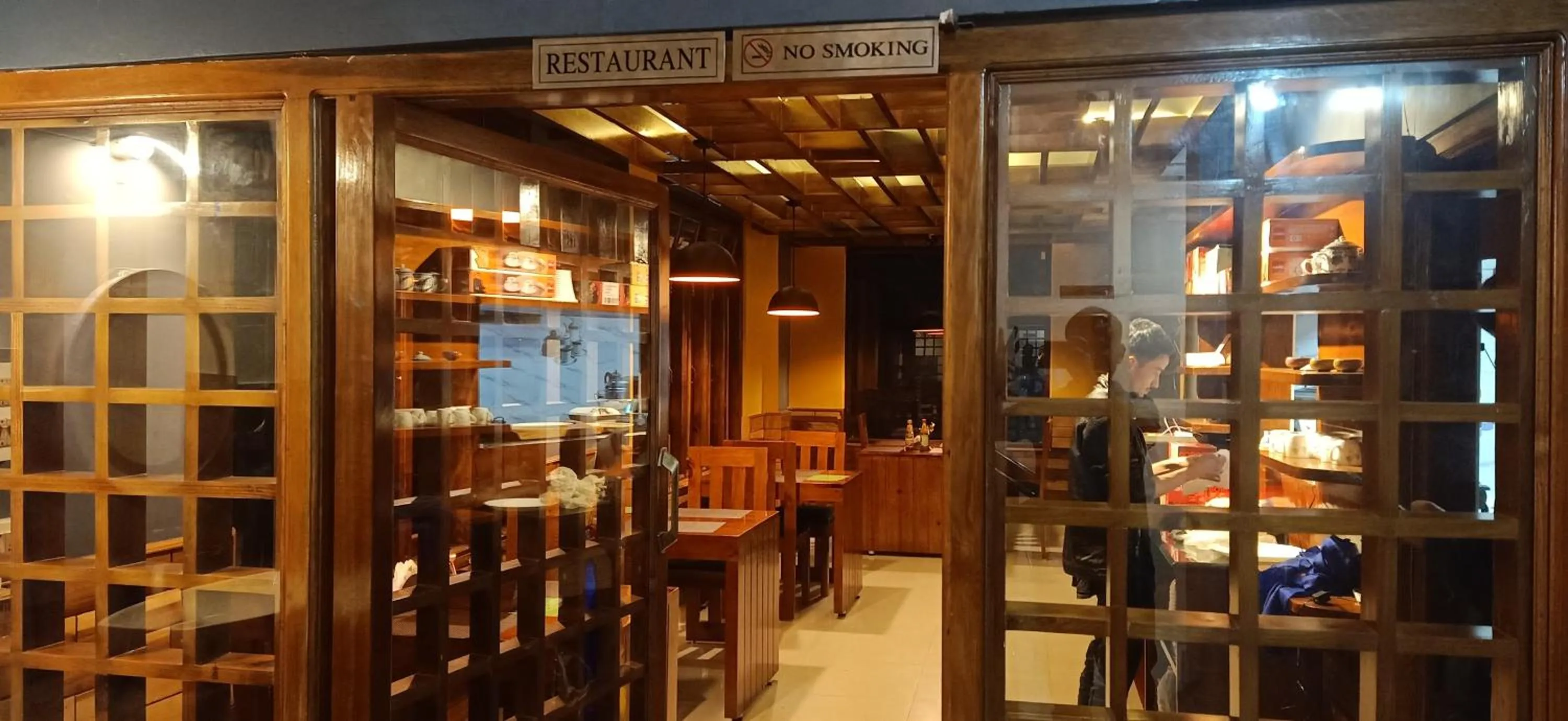 Restaurant/places to eat in Hotel Deysal Noora