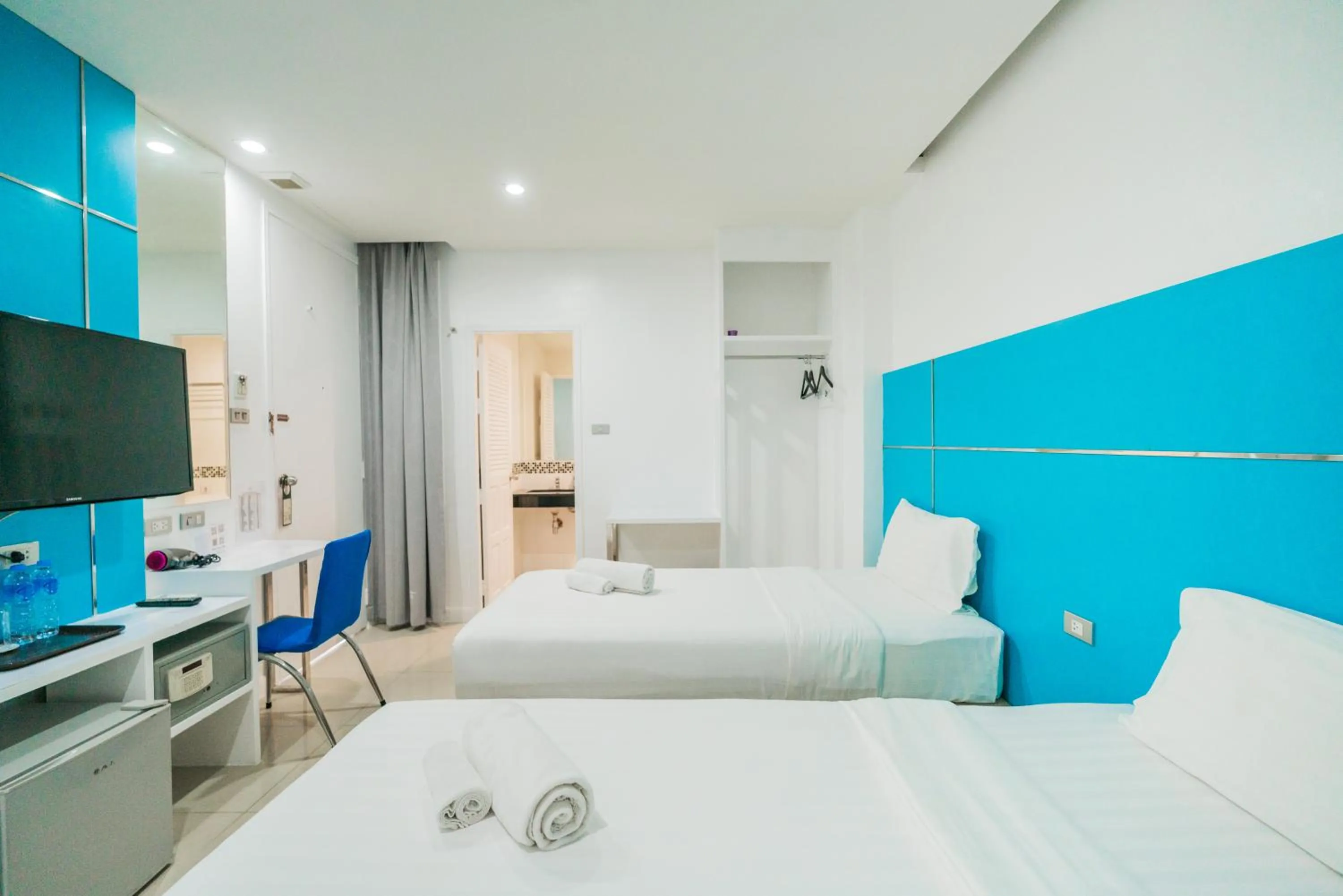 Bedroom, Bed in Patong Diamond Hotel