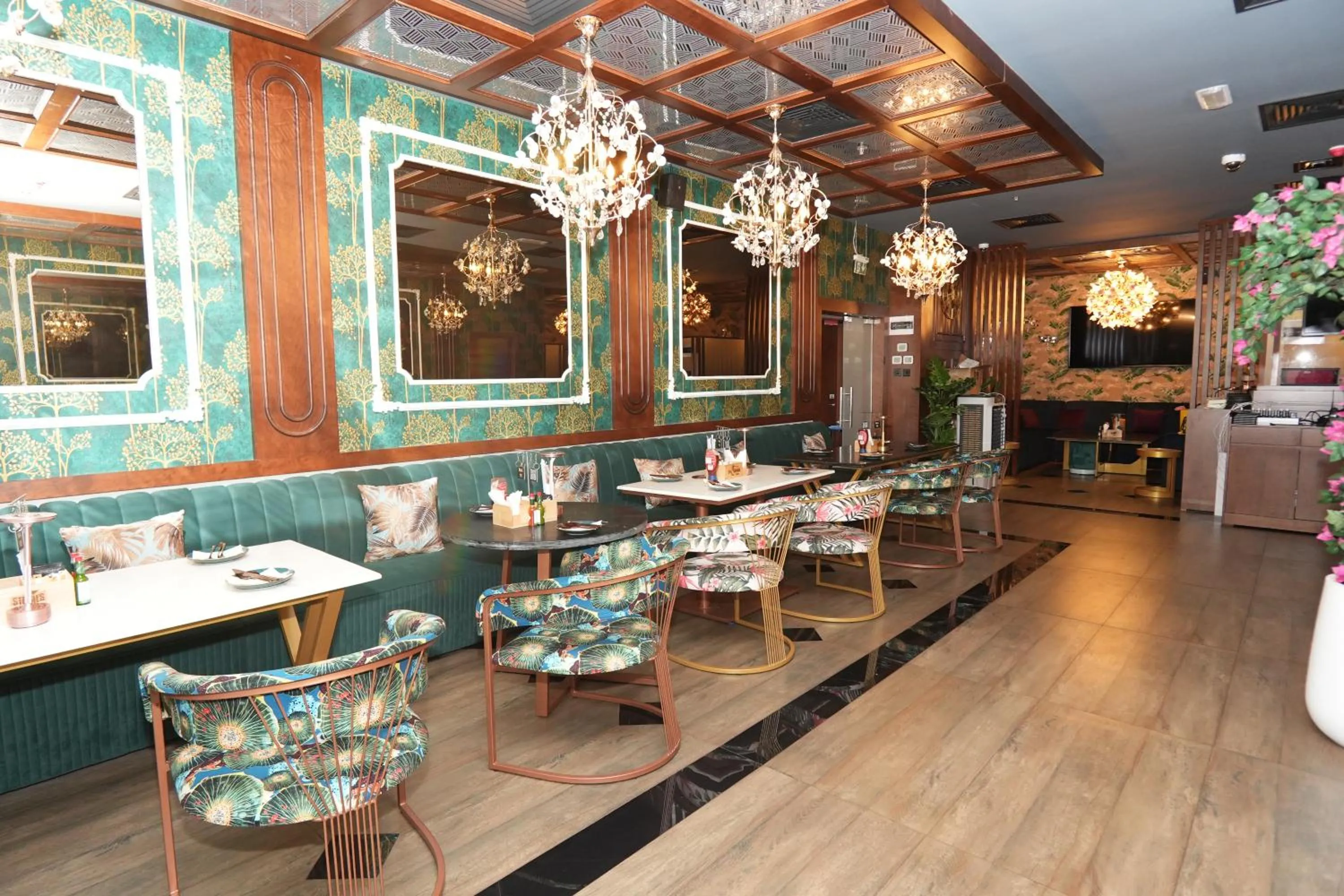 Restaurant/places to eat in Concorde Creek View Hotel Bur Dubai