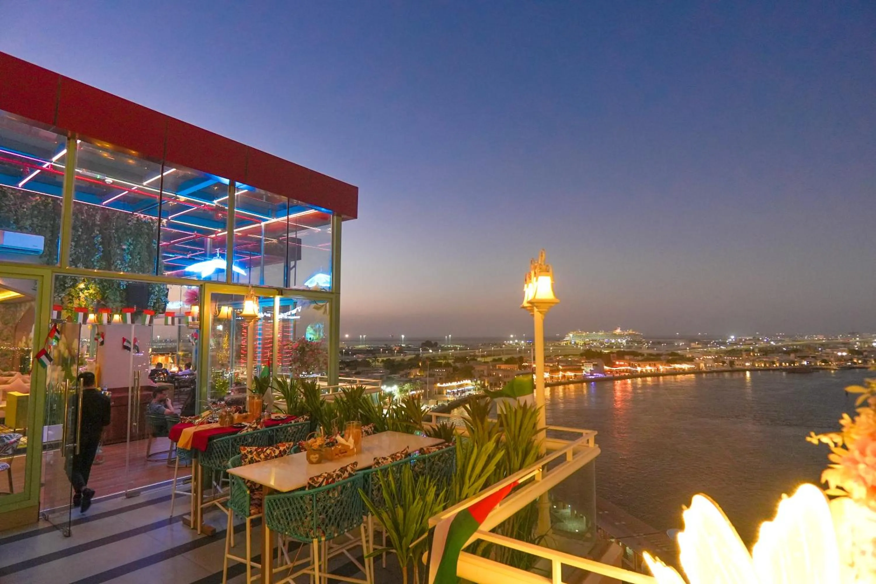 Restaurant/places to eat in Concorde Creek View Hotel Bur Dubai