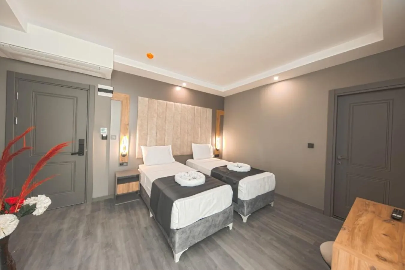 Photo of the whole room, Bed in İstanbul City Airport Hotel