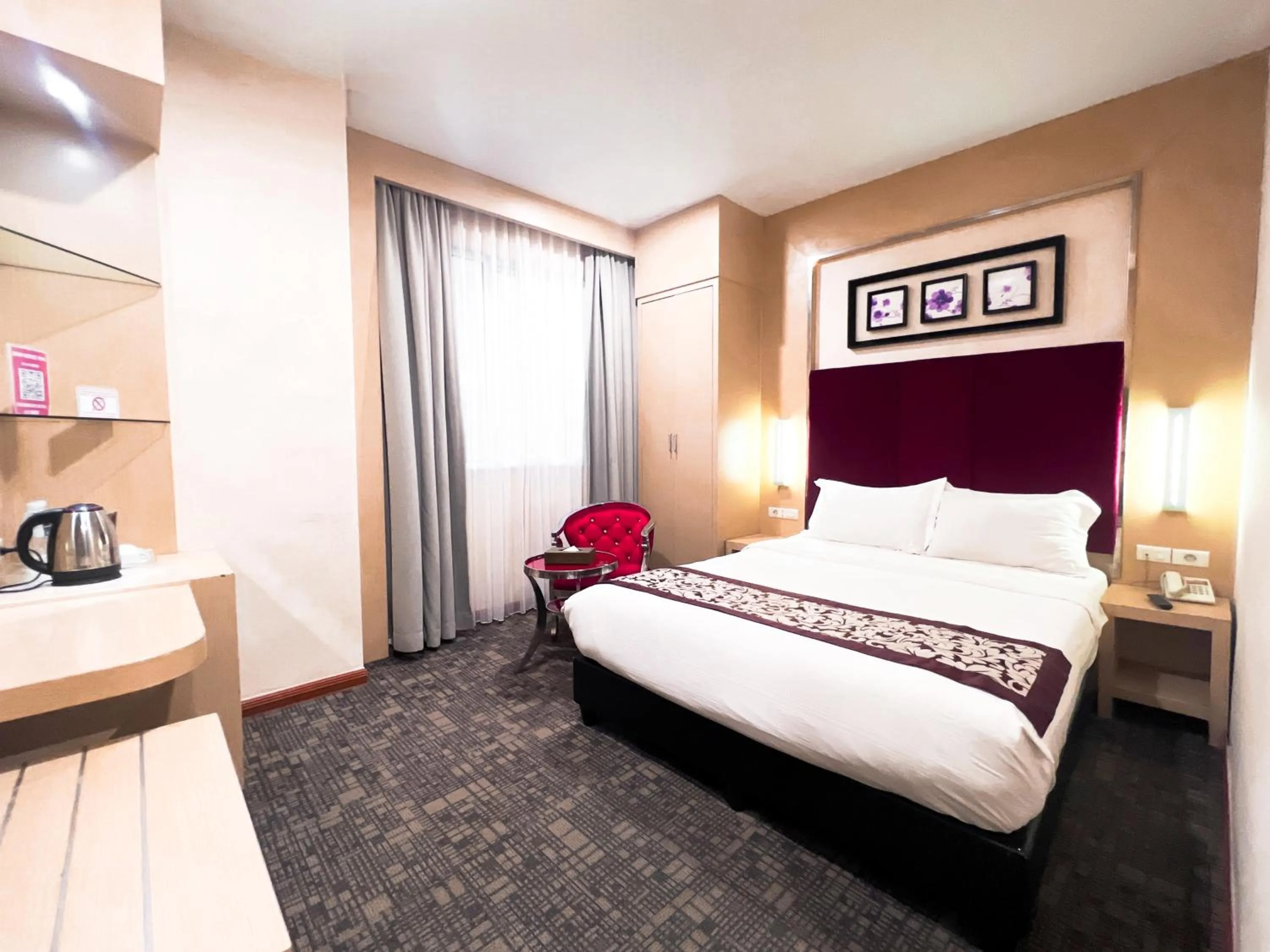 Bed in Batam City Hotel