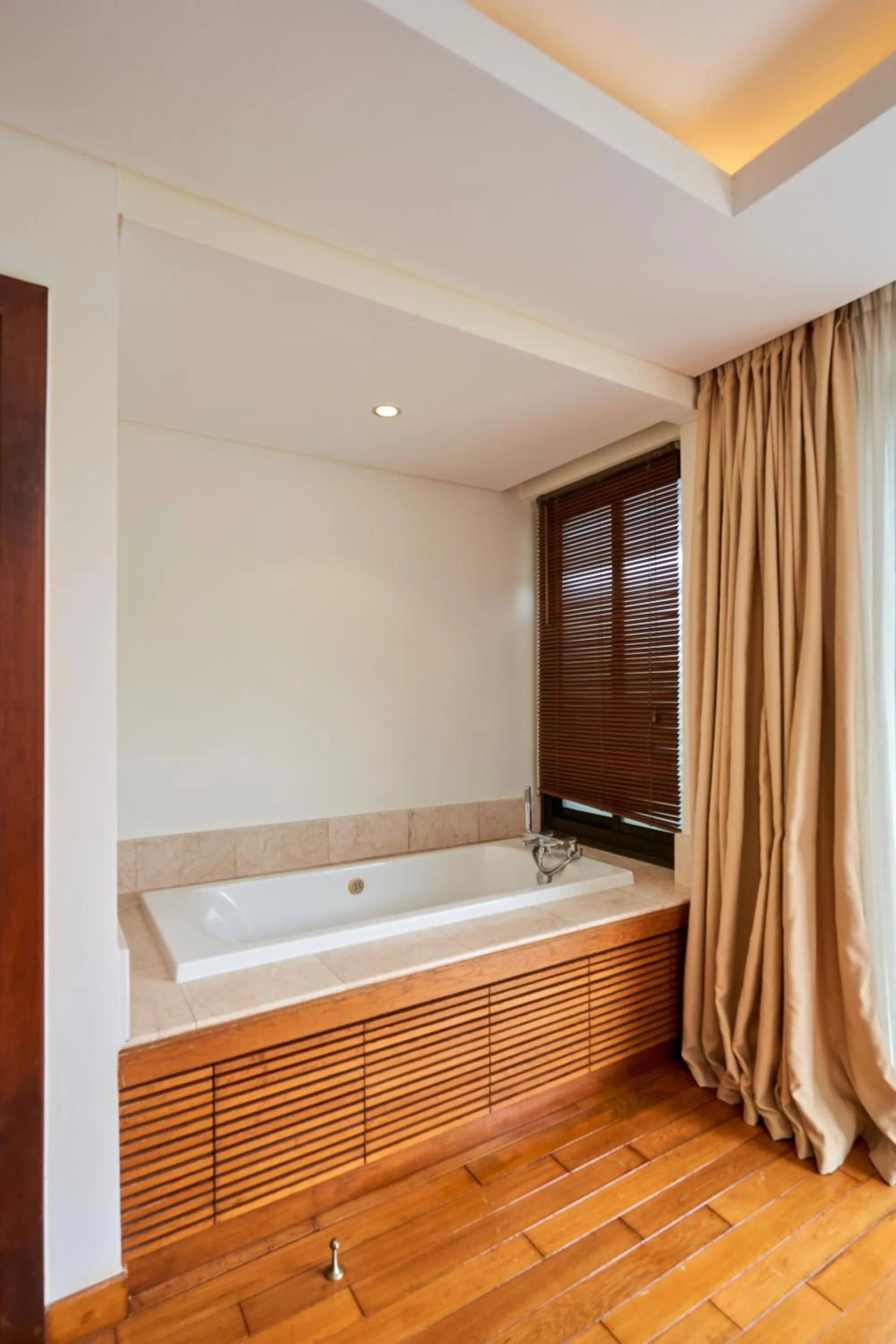 Bath in Ocean Beach Villas Danang