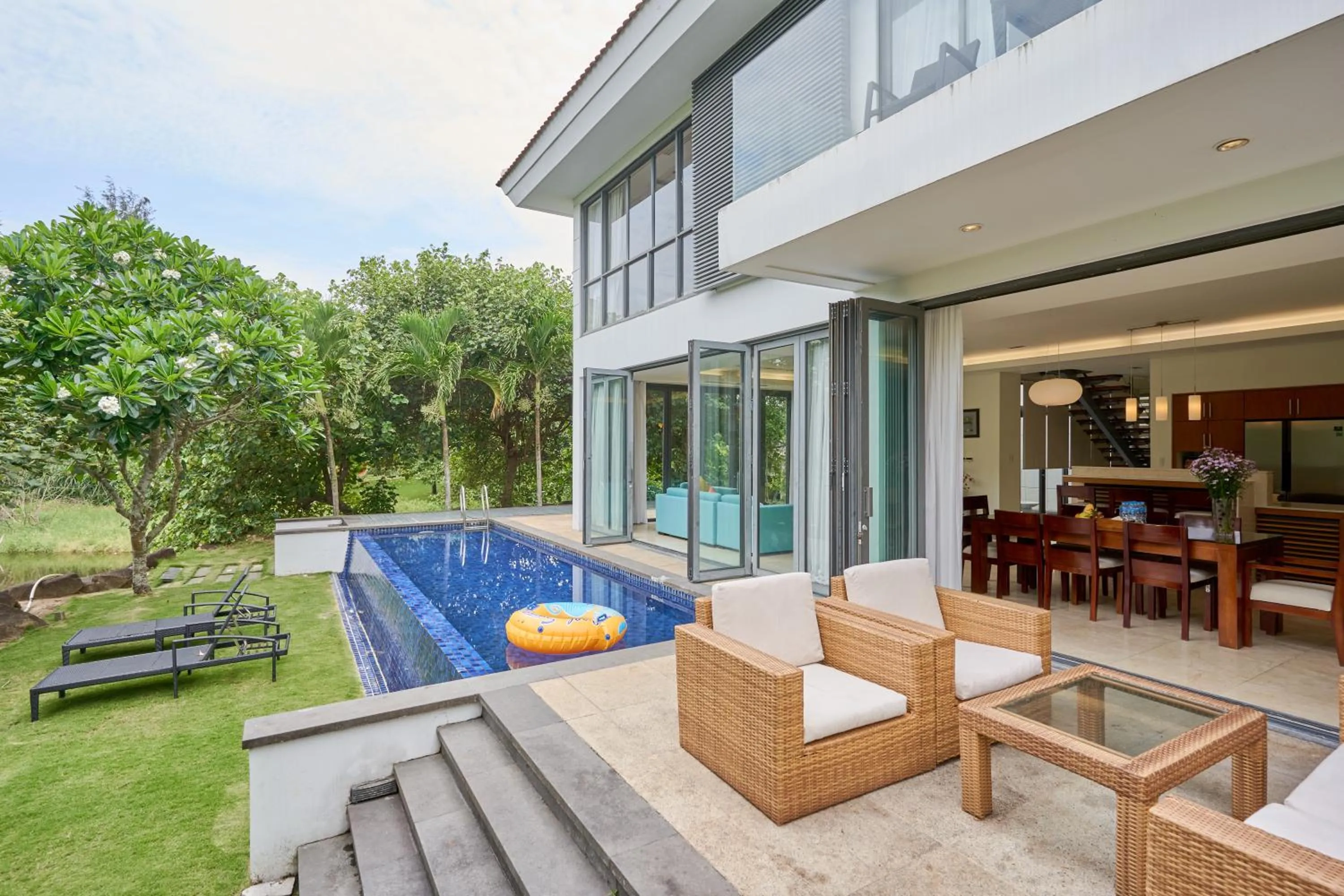 Swimming pool in Ocean Beach Villas Danang