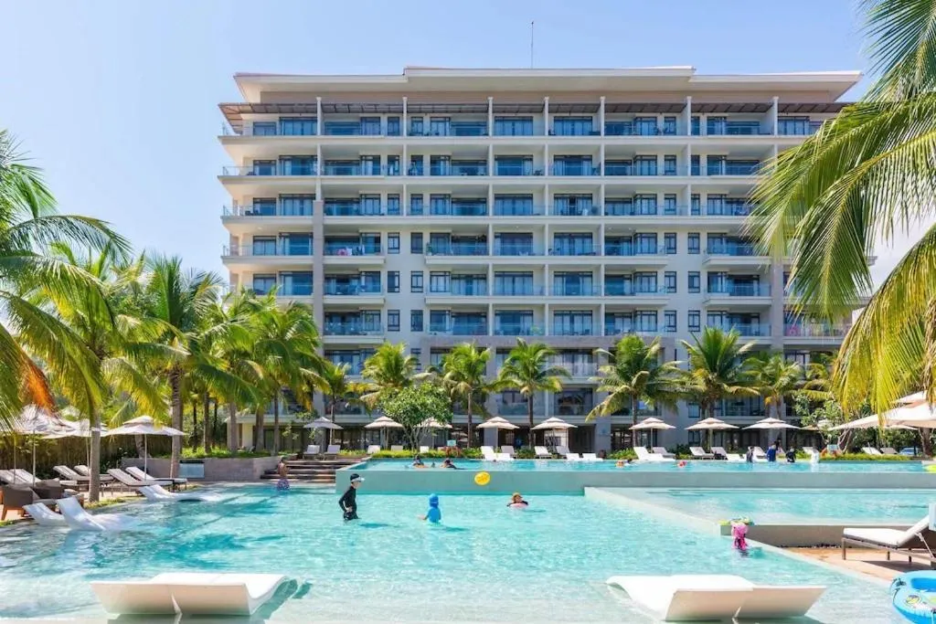 Swimming pool in Ocean Beach Villas Danang