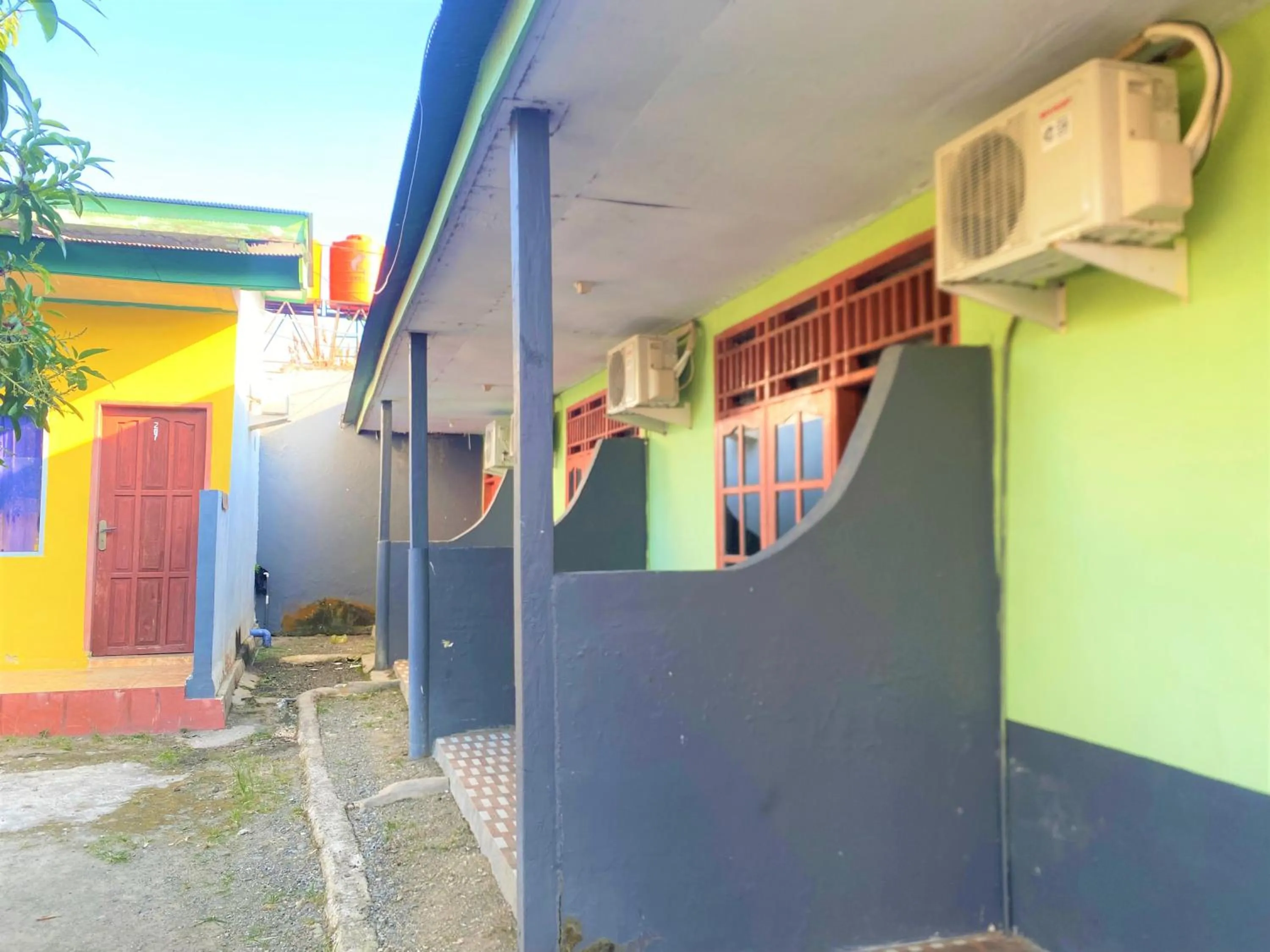 Property building in RedDoorz @ Wisma Sentosa Palopo