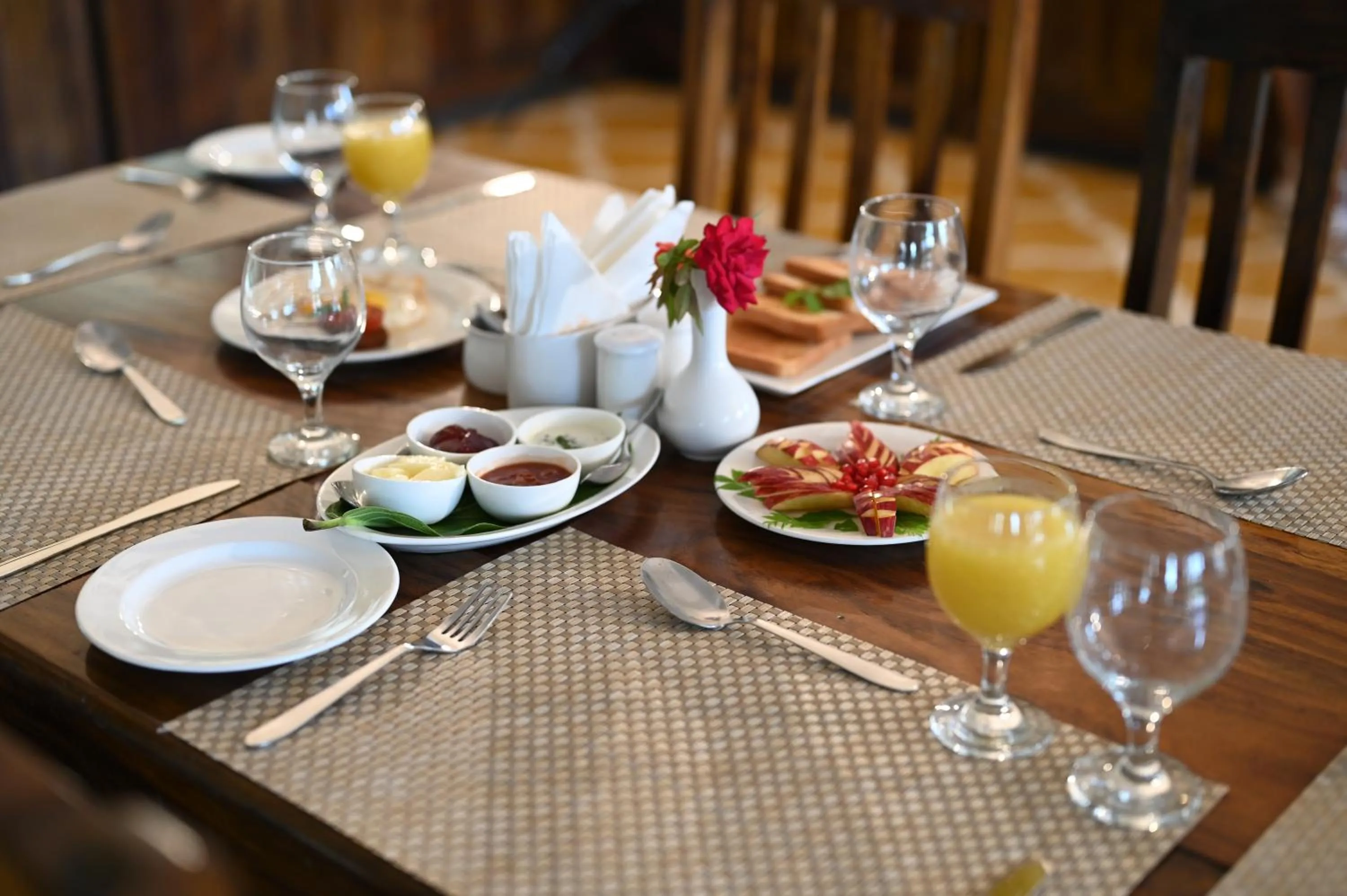 Breakfast in ClarksInn Suites Ranthambhore