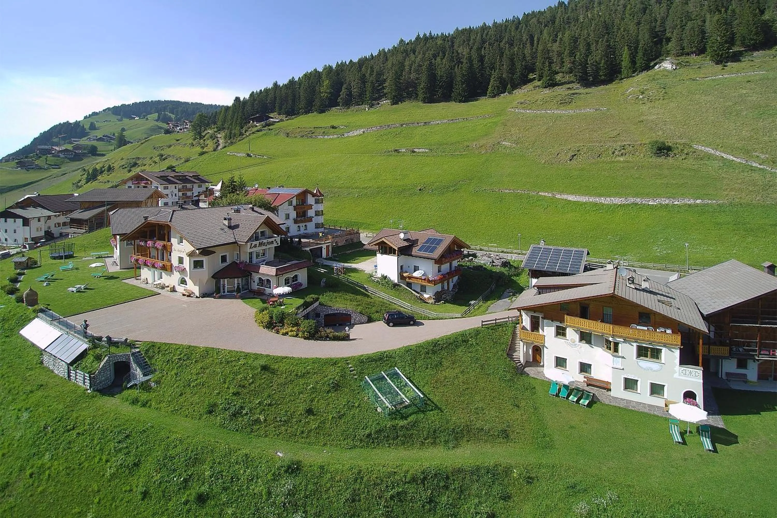 Bird's eye view in Garni La Majon