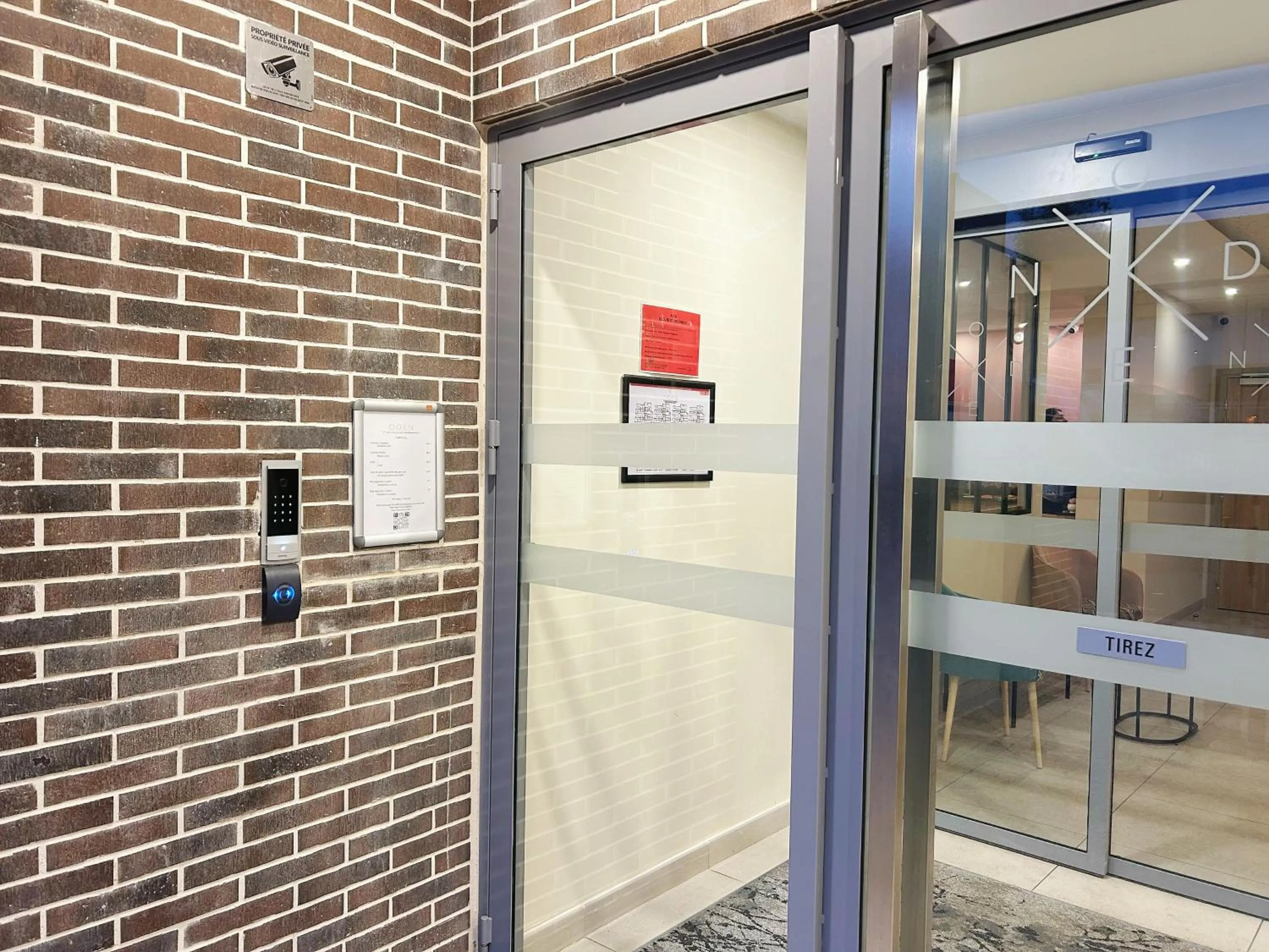 Facade/entrance in Hôtel Oden Paris Ivry