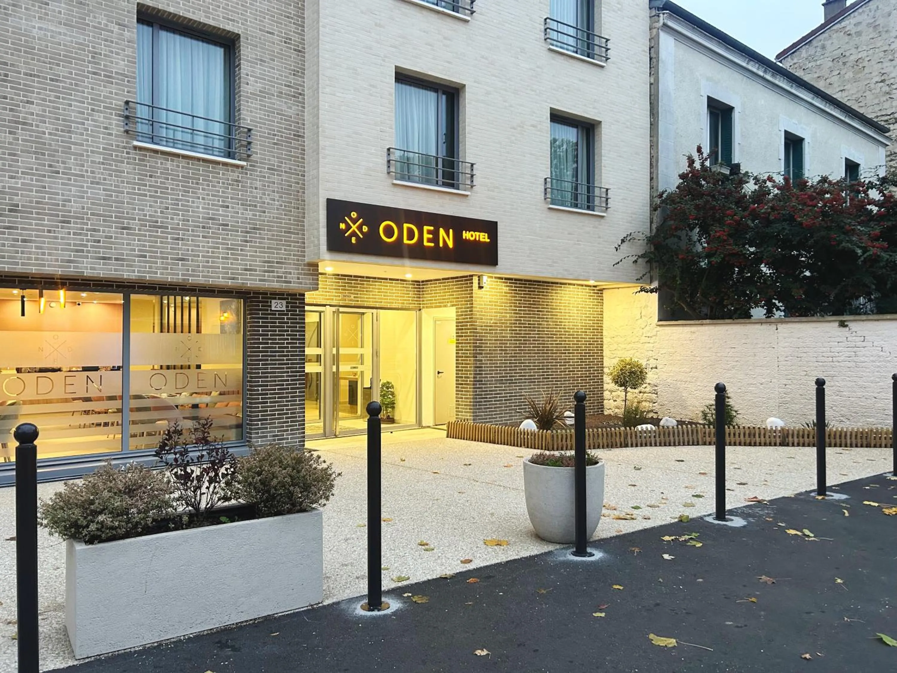 Property building in Hôtel Oden Paris Ivry