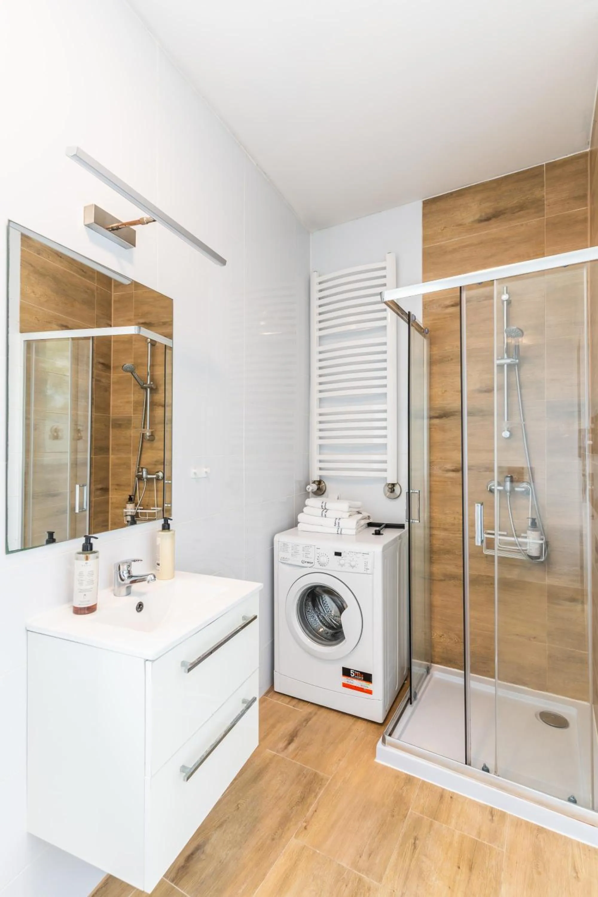 Apartment Quiet Street 11, 3E