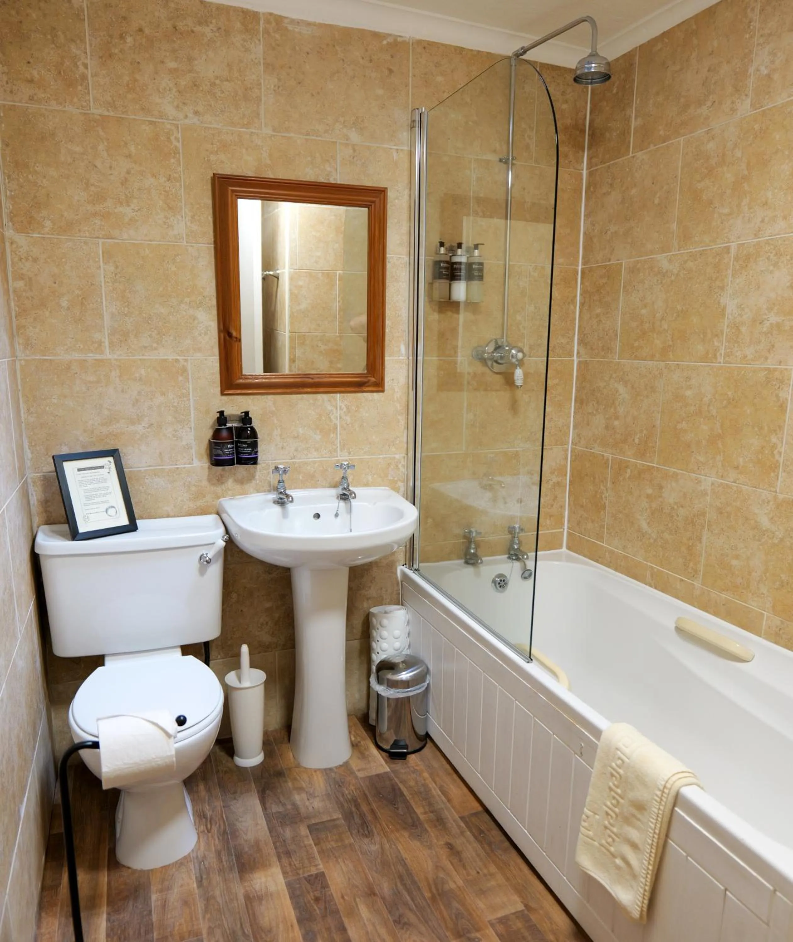 Shower in The Bellachroy