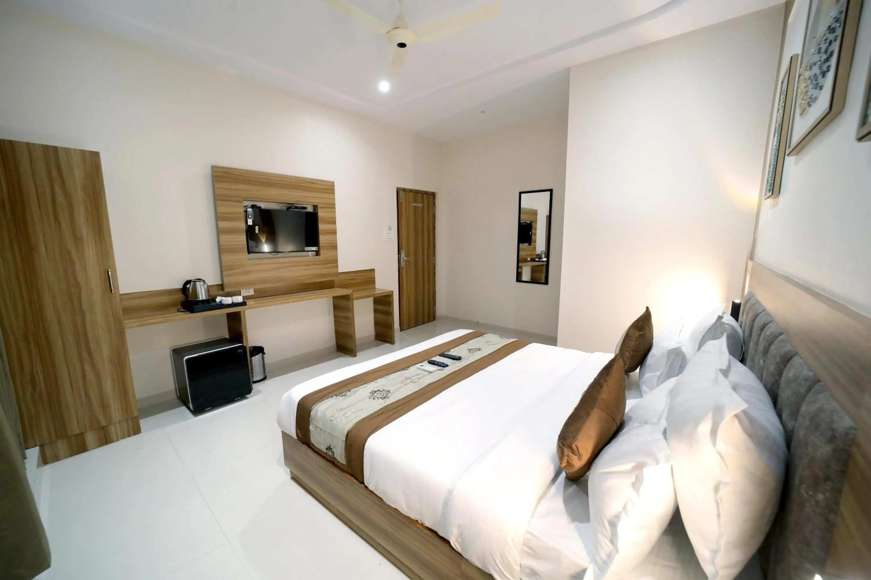 Bed in HOTEL ALFA EXECUTIVE