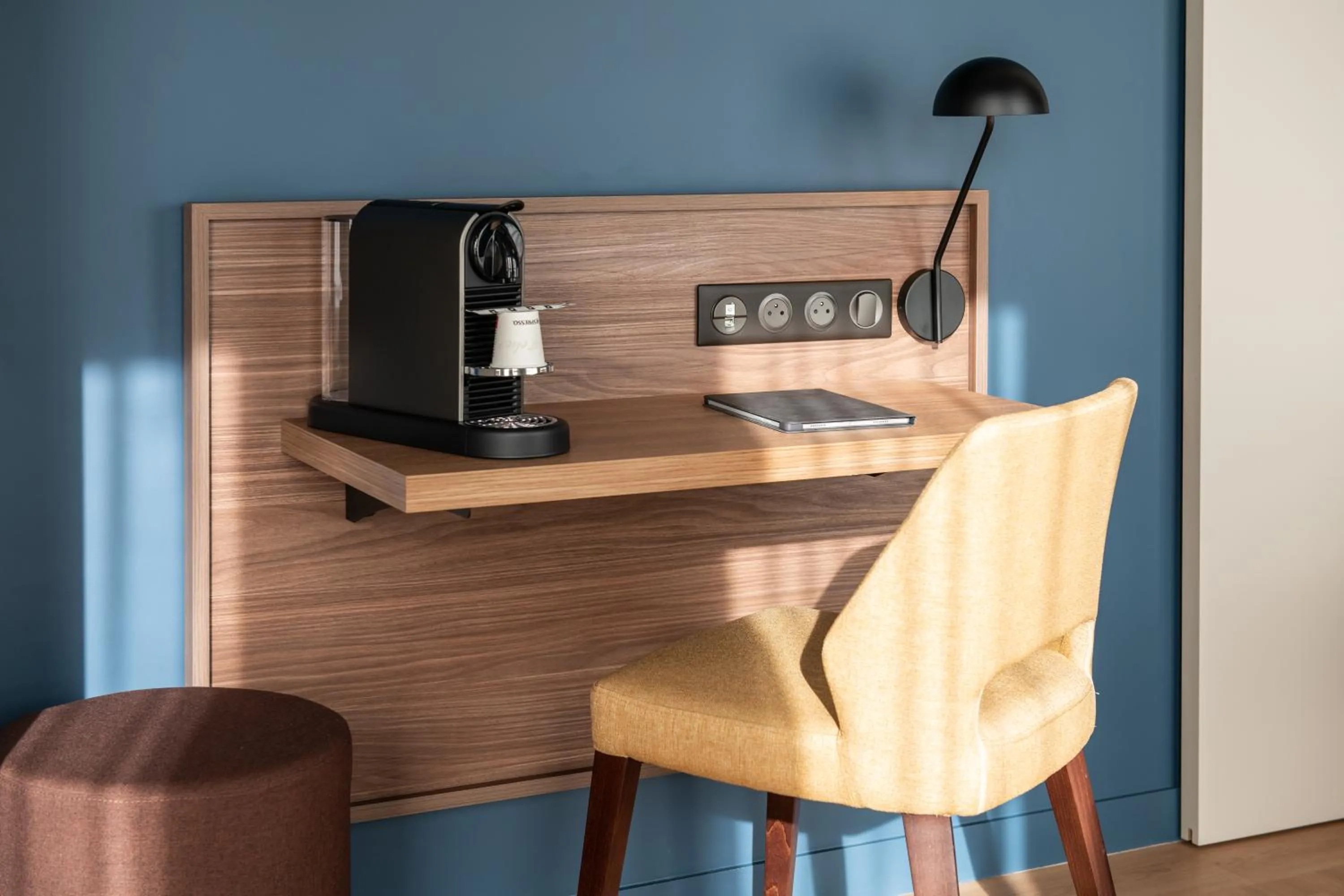 Coffee/tea facilities in Hôtel de la Cité