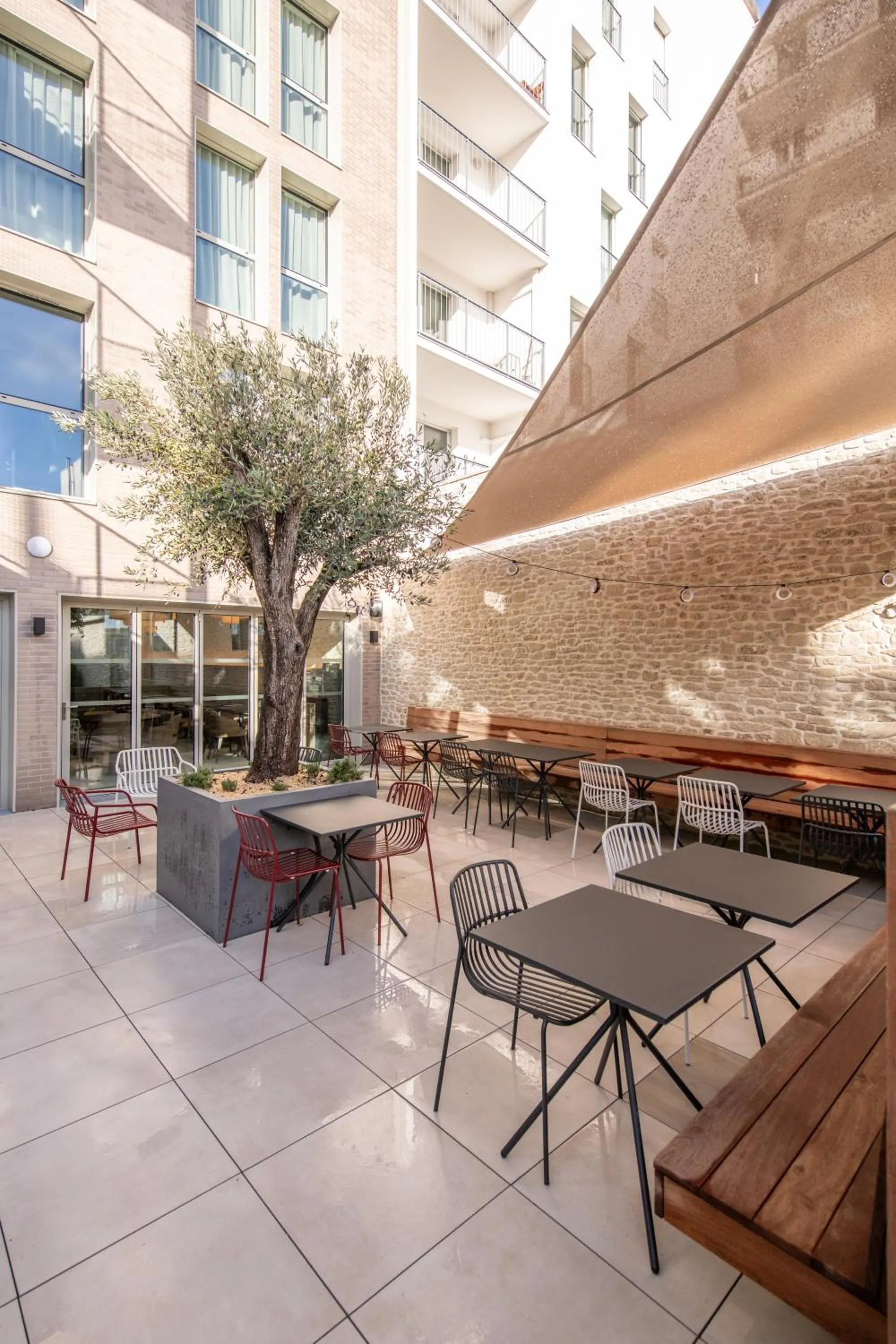 Patio in Hôtel de la Cité