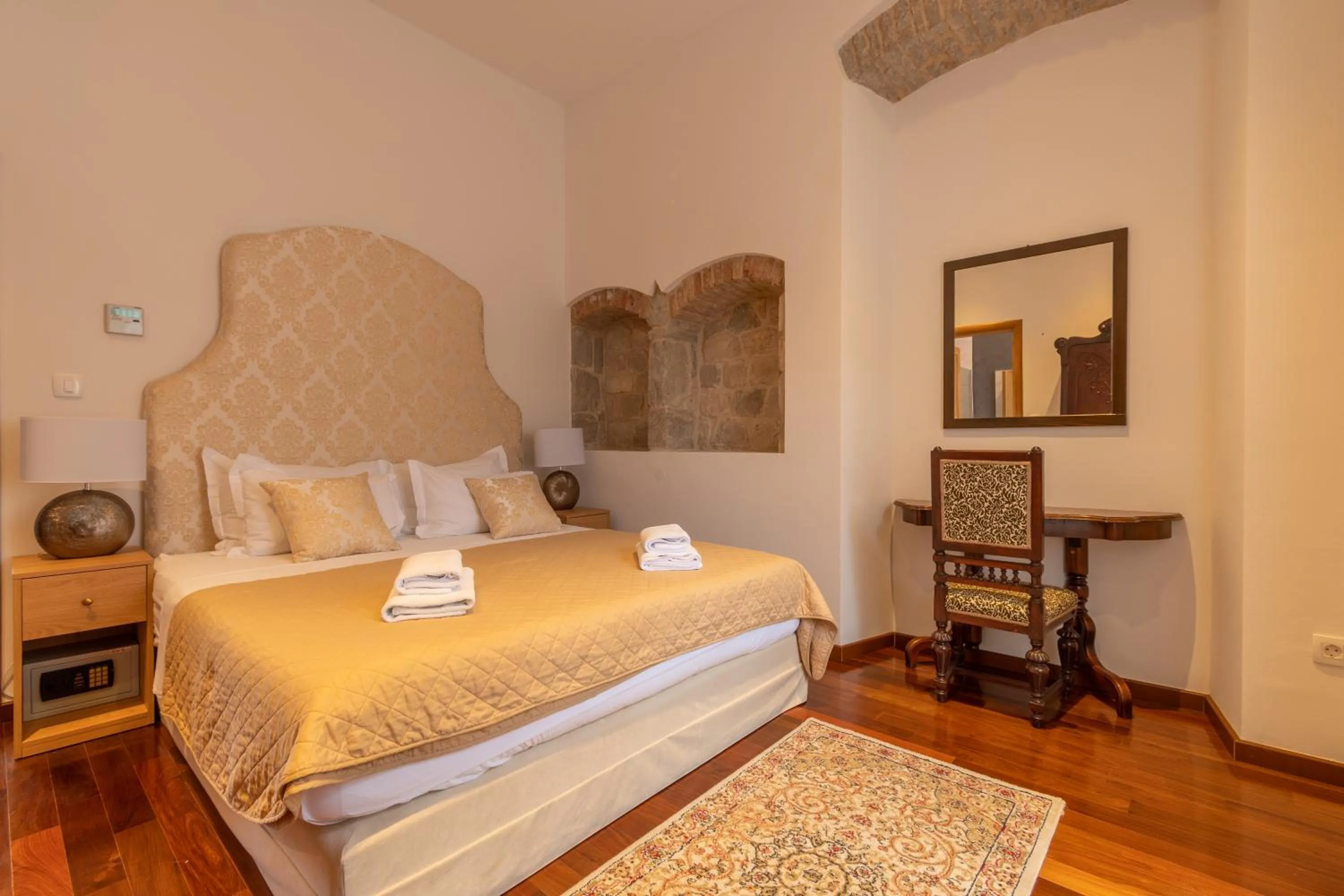 Bed in B&B Heritage Villa Apolon