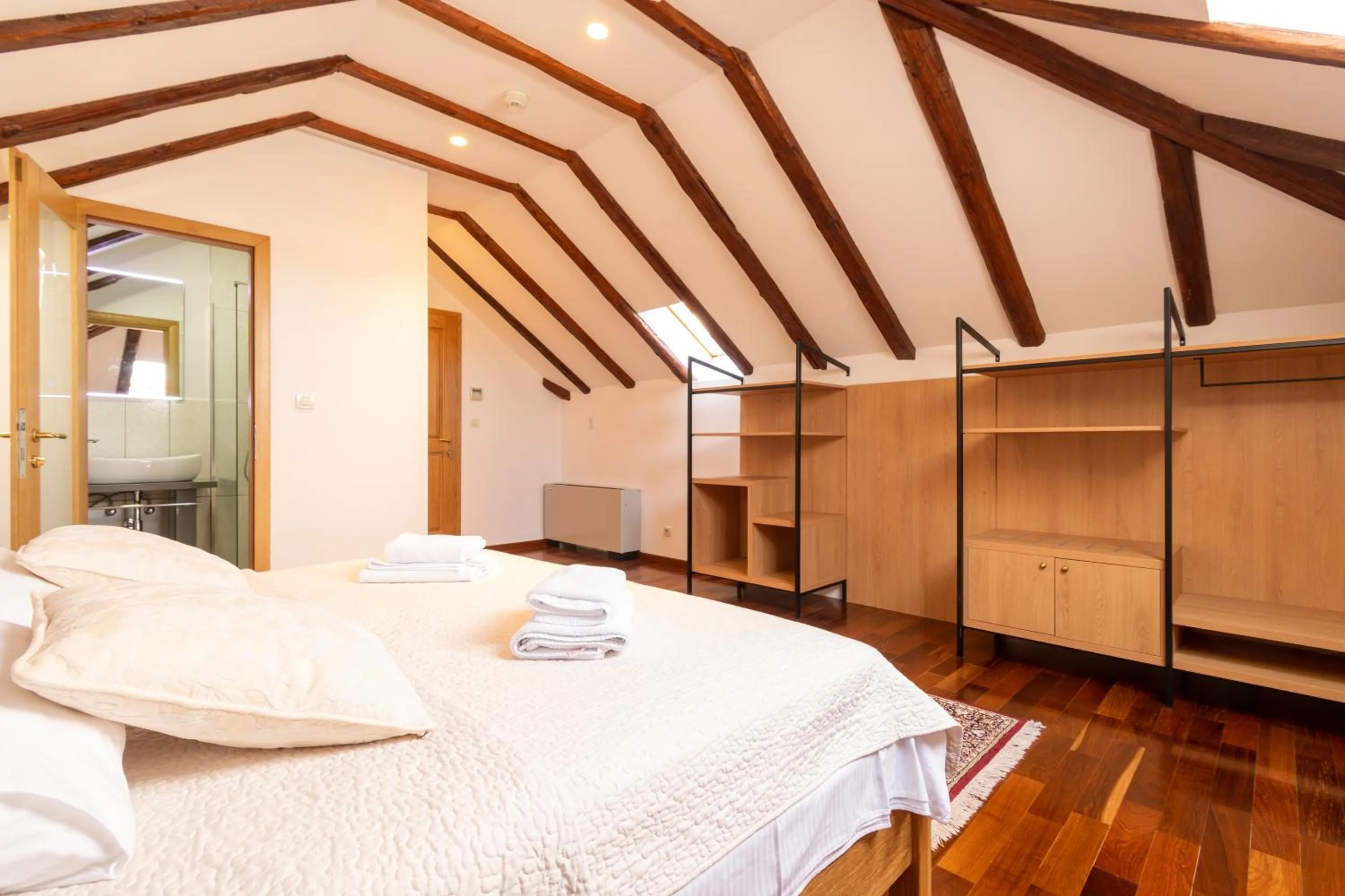 Bedroom, Bed in B&B Heritage Villa Apolon